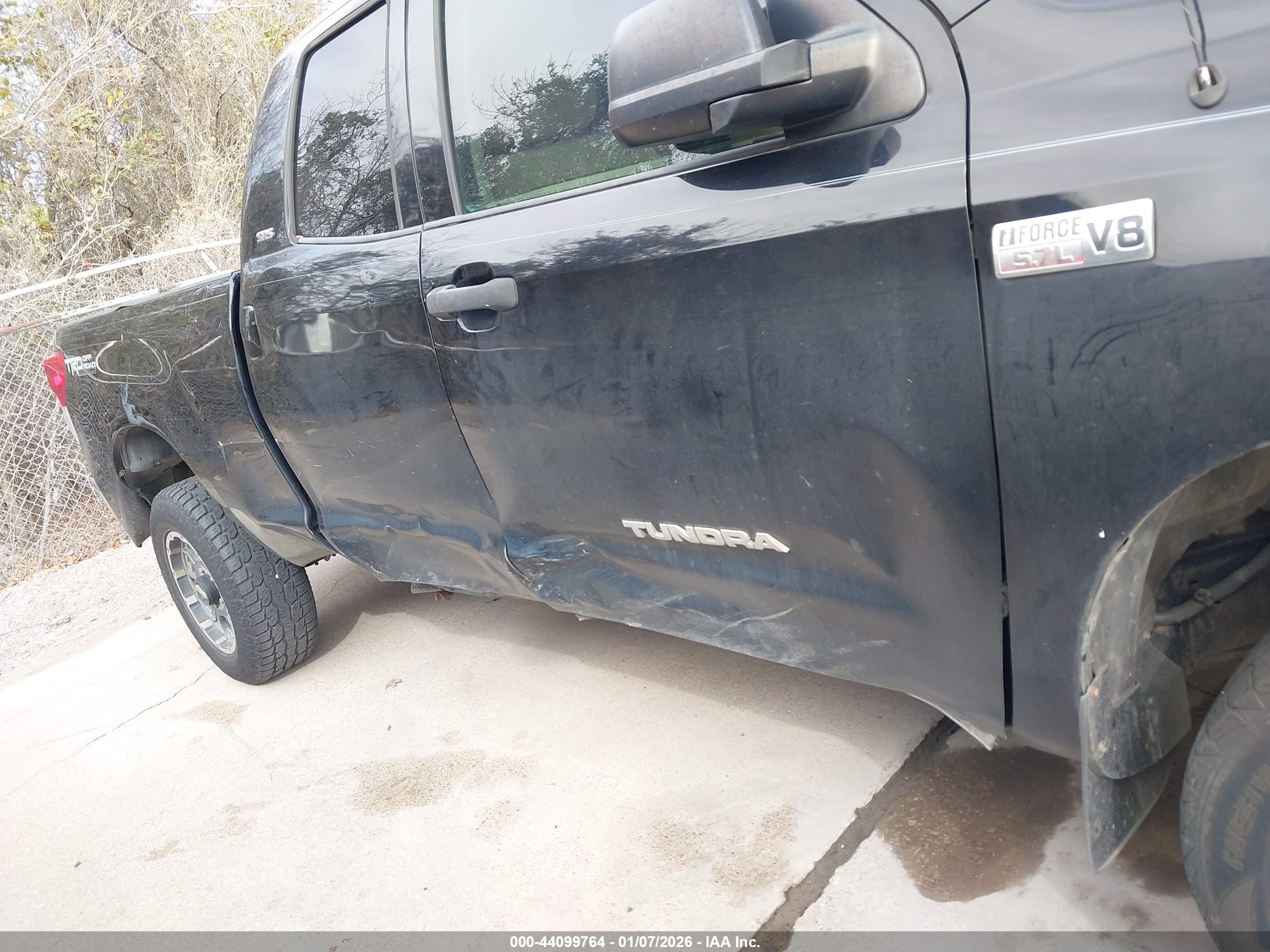 TOYOTA TUNDRA image 6