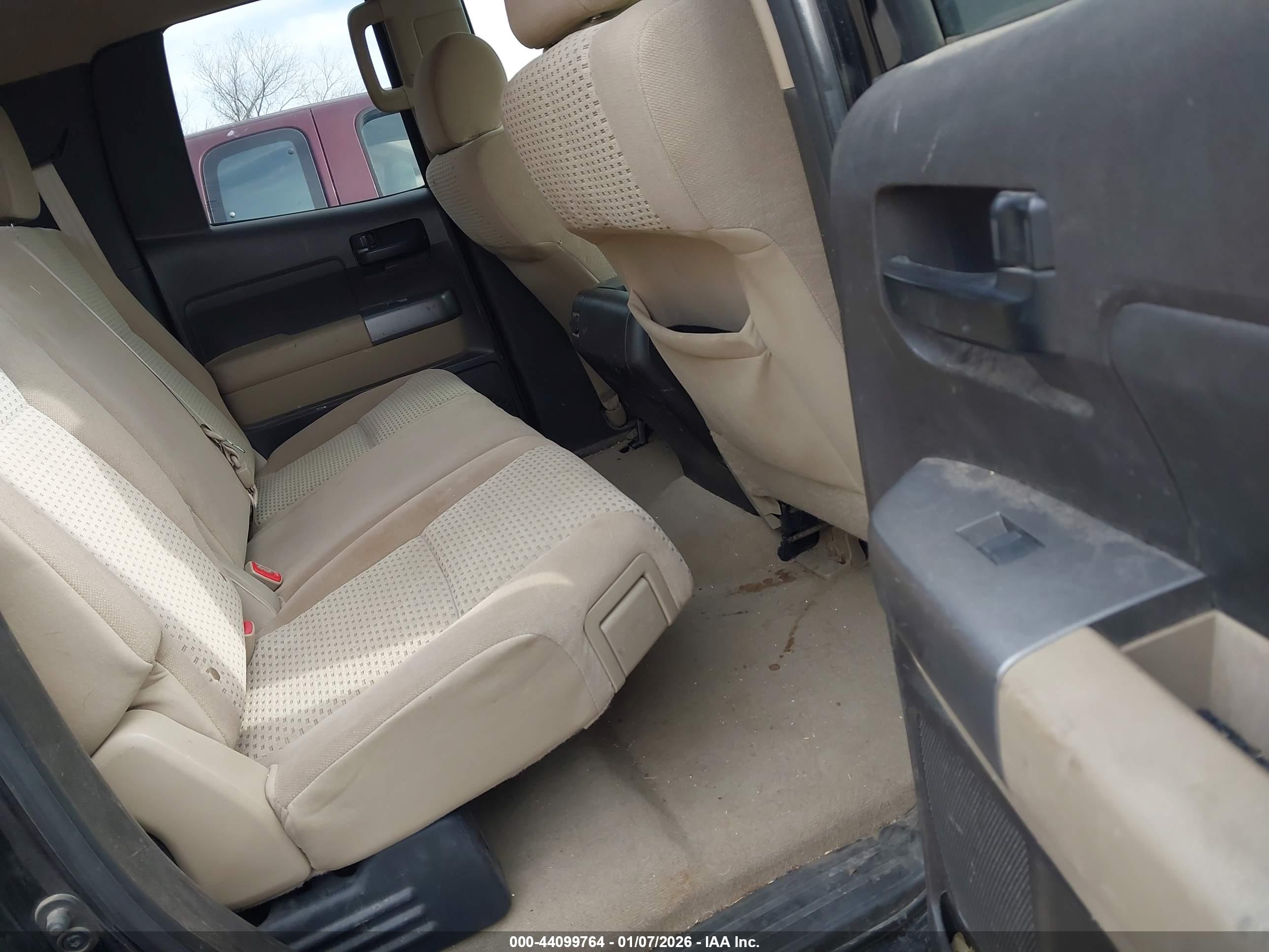 TOYOTA TUNDRA image 8