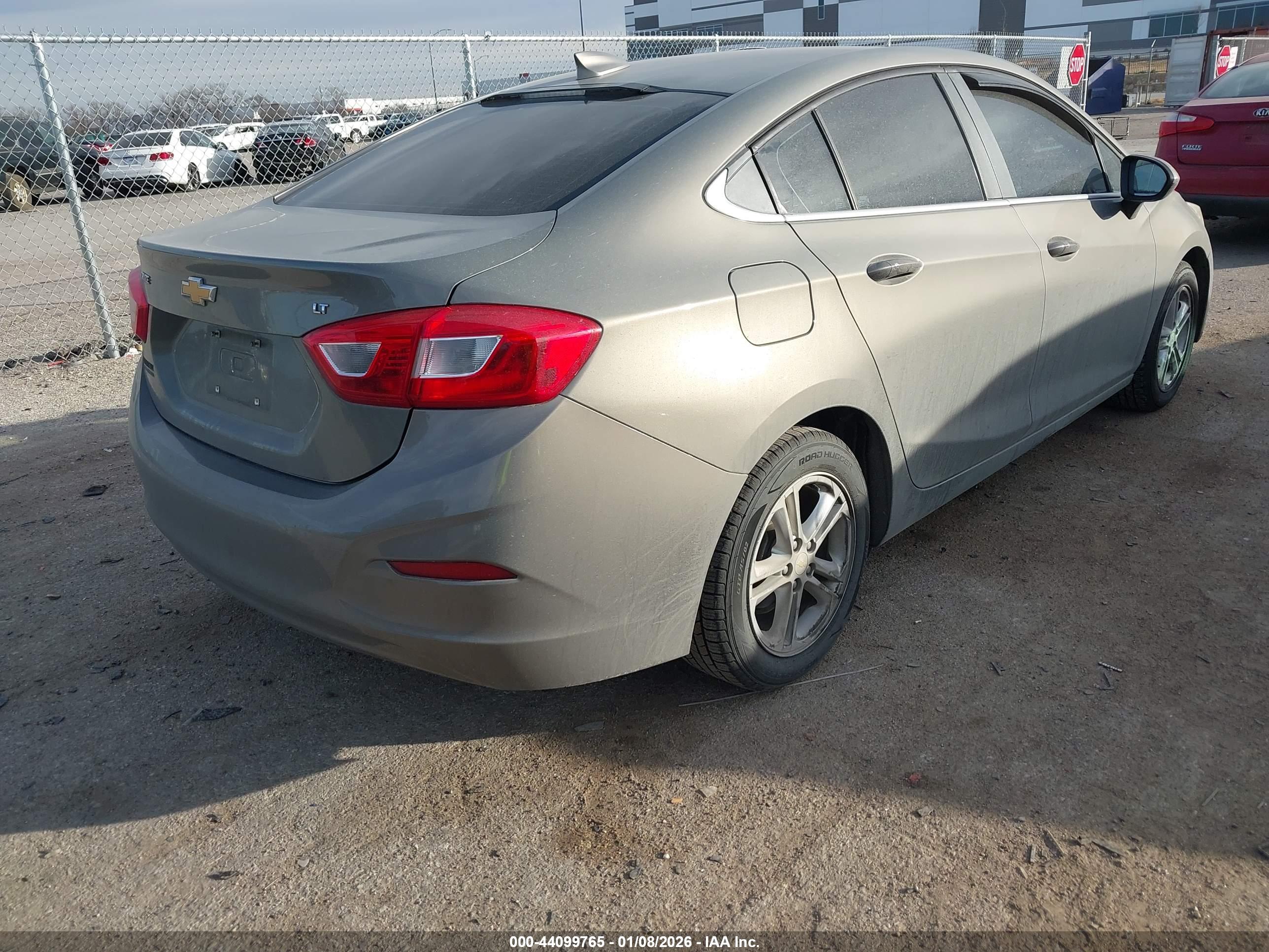 CHEVROLET CRUZE image 4