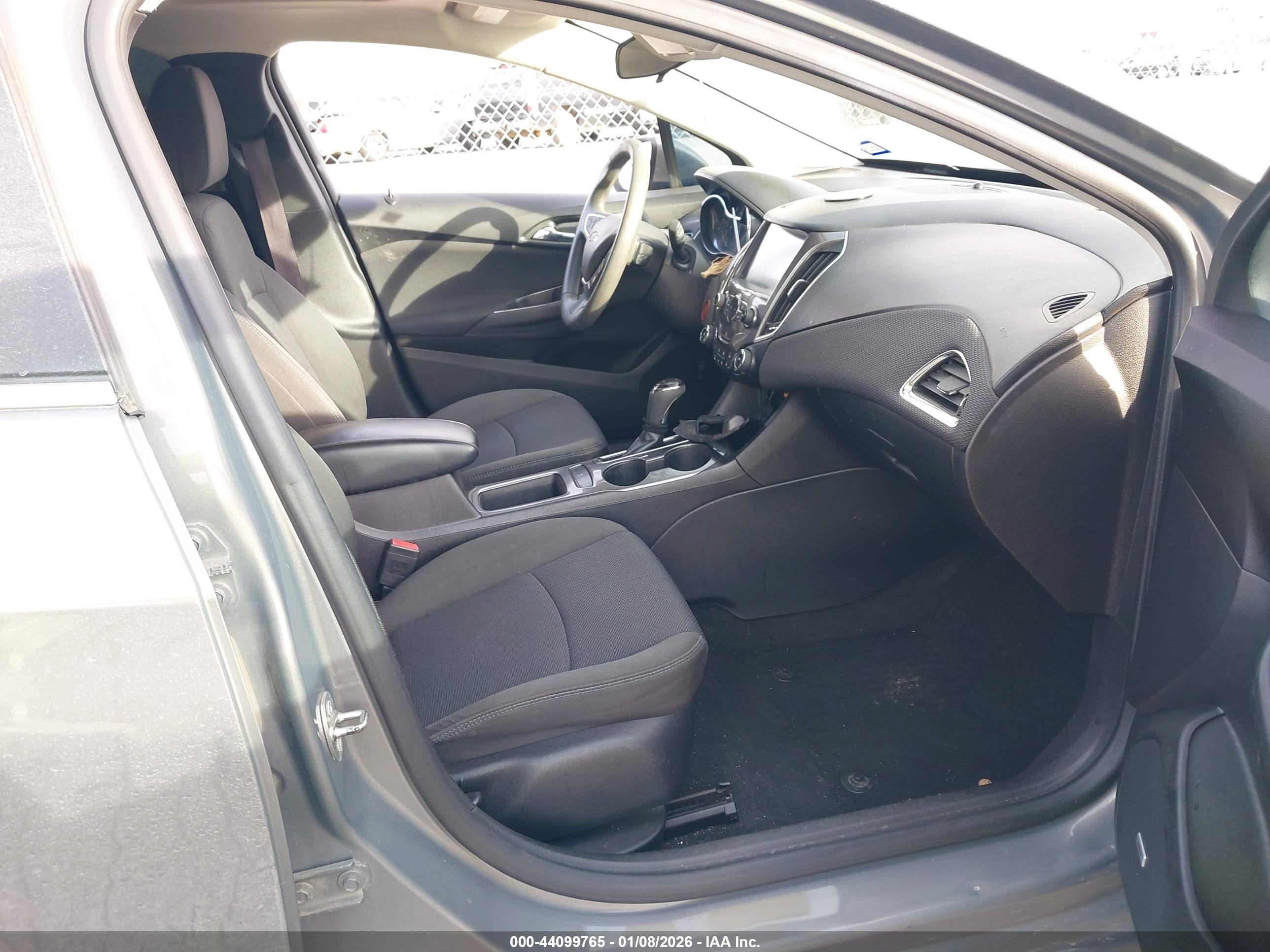 CHEVROLET CRUZE image 5