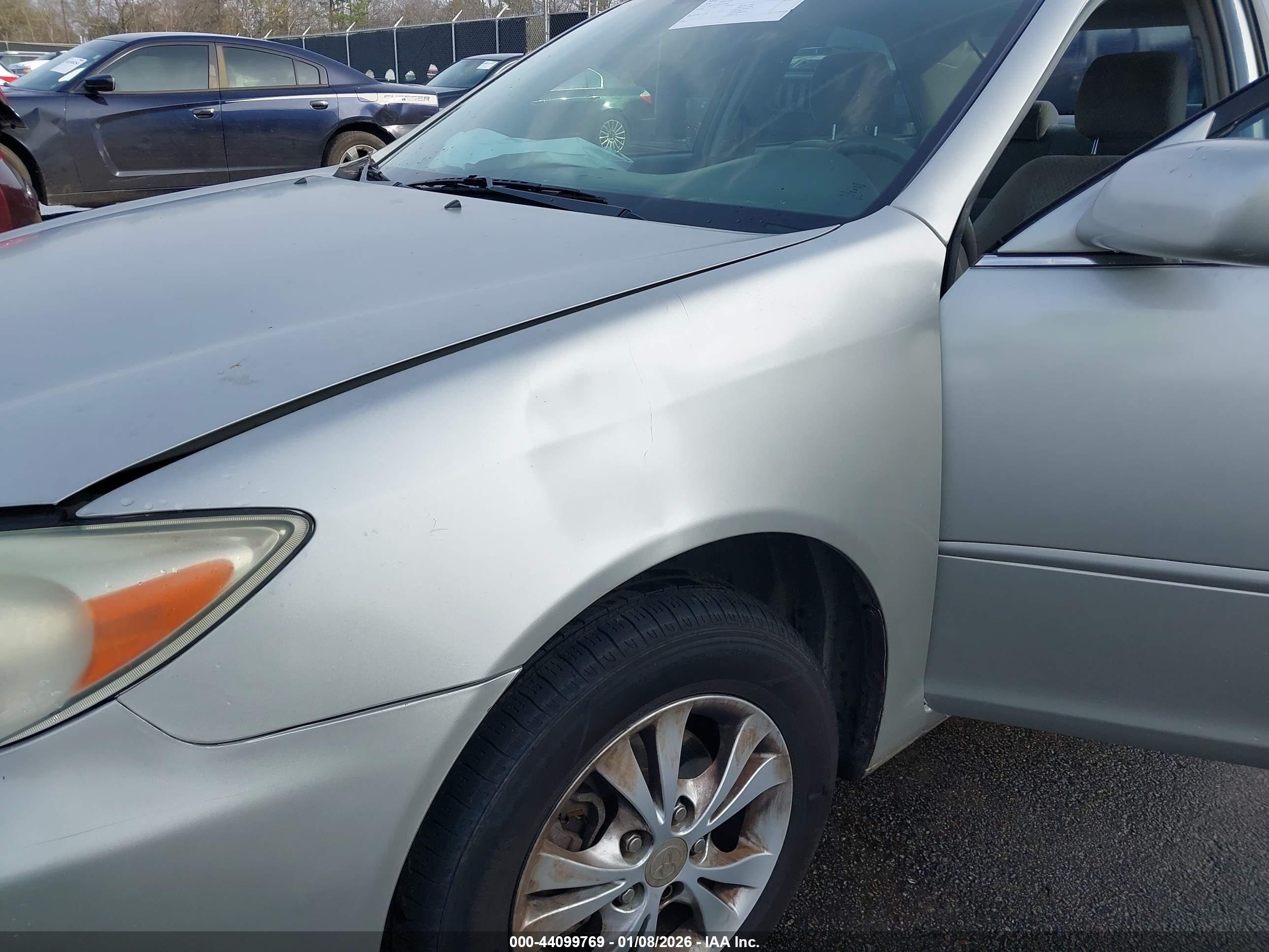 TOYOTA CAMRY image 6