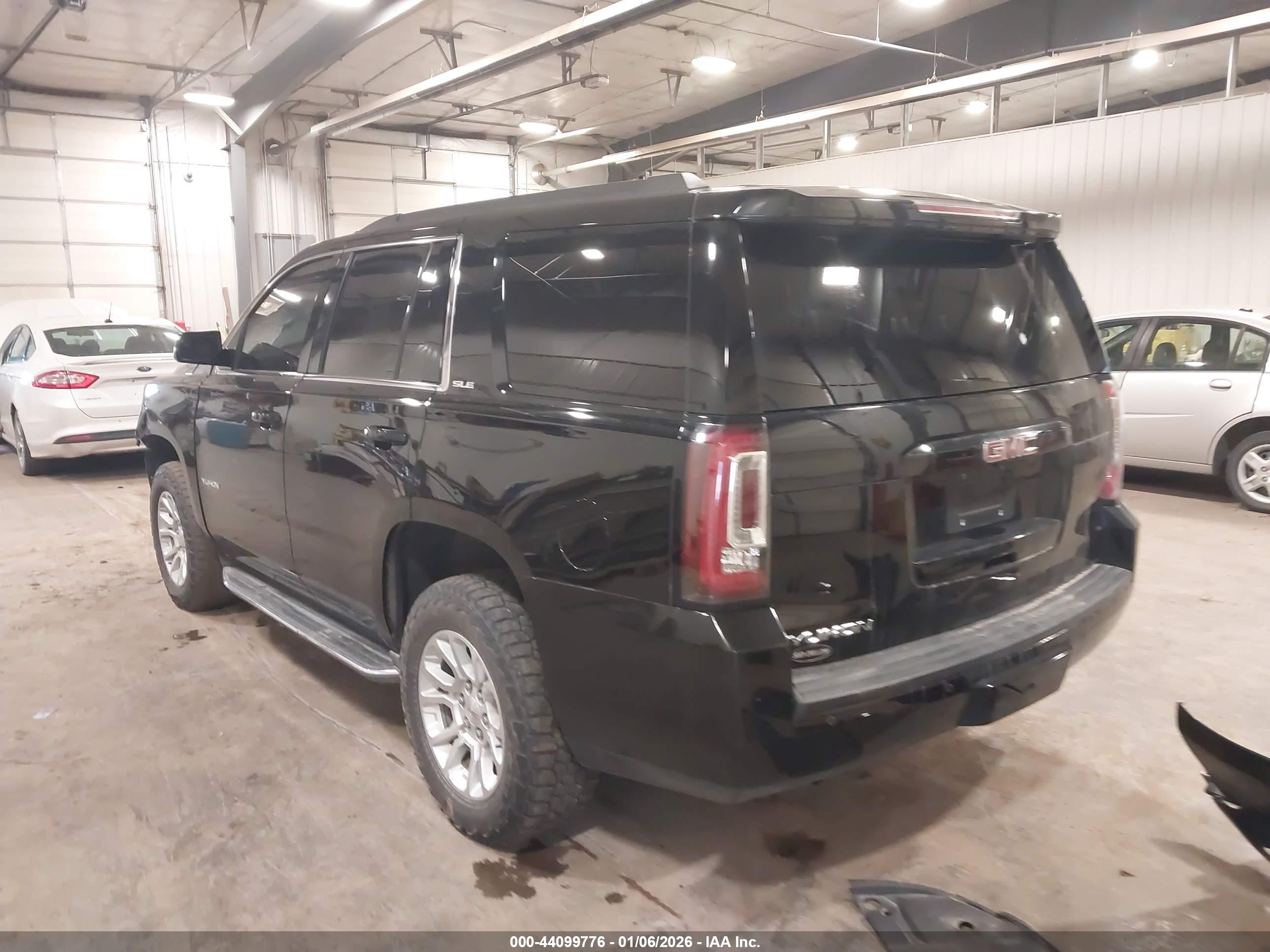 GMC YUKON image 3