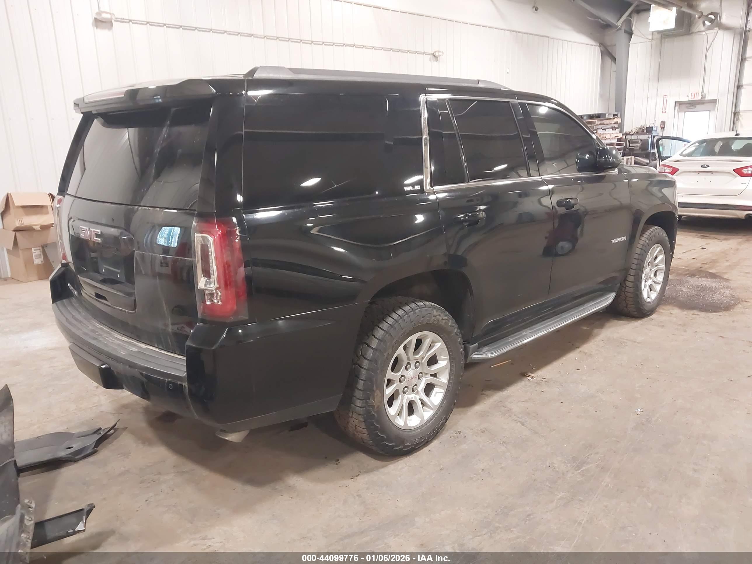 GMC YUKON image 4