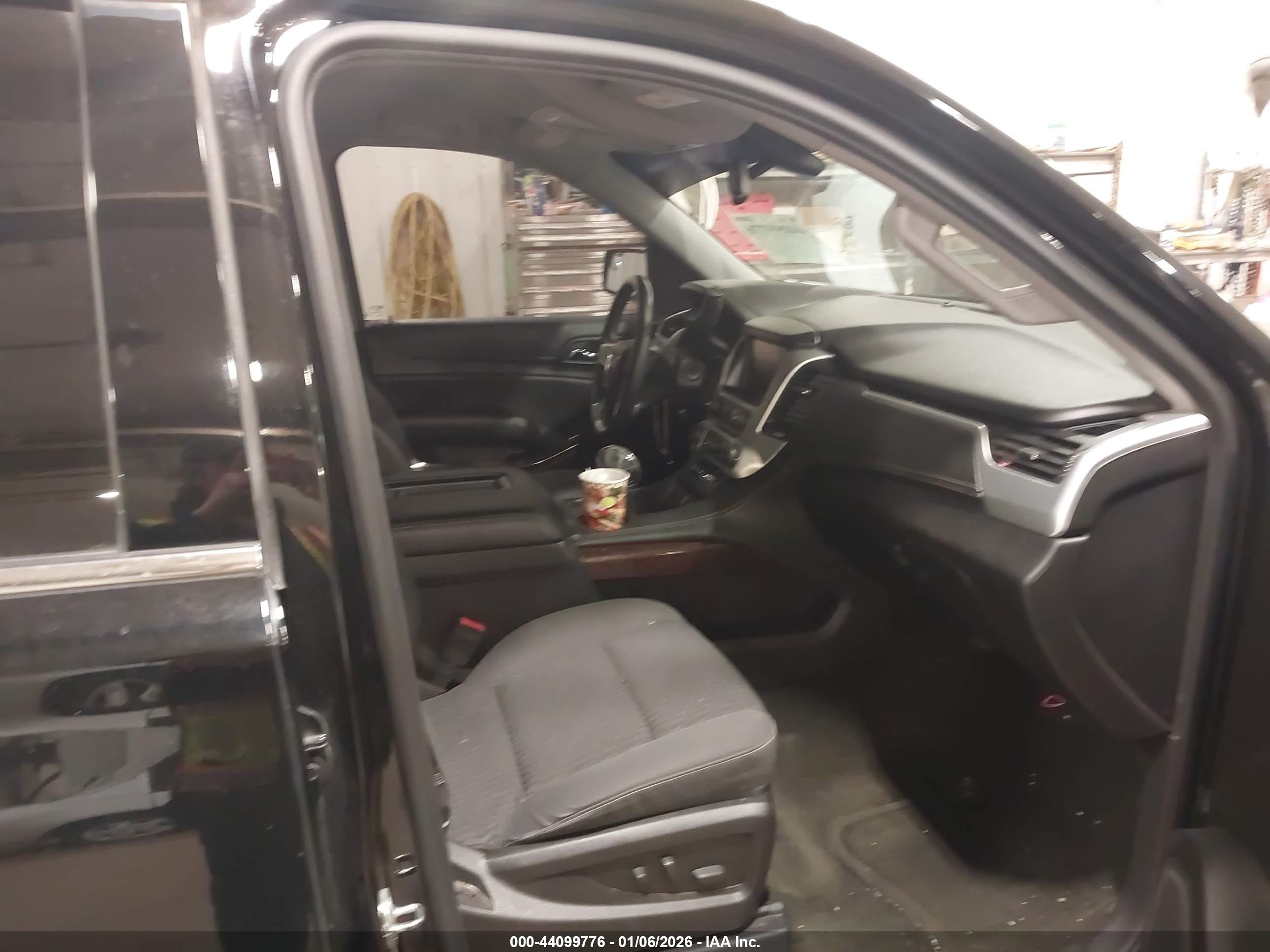 GMC YUKON image 5