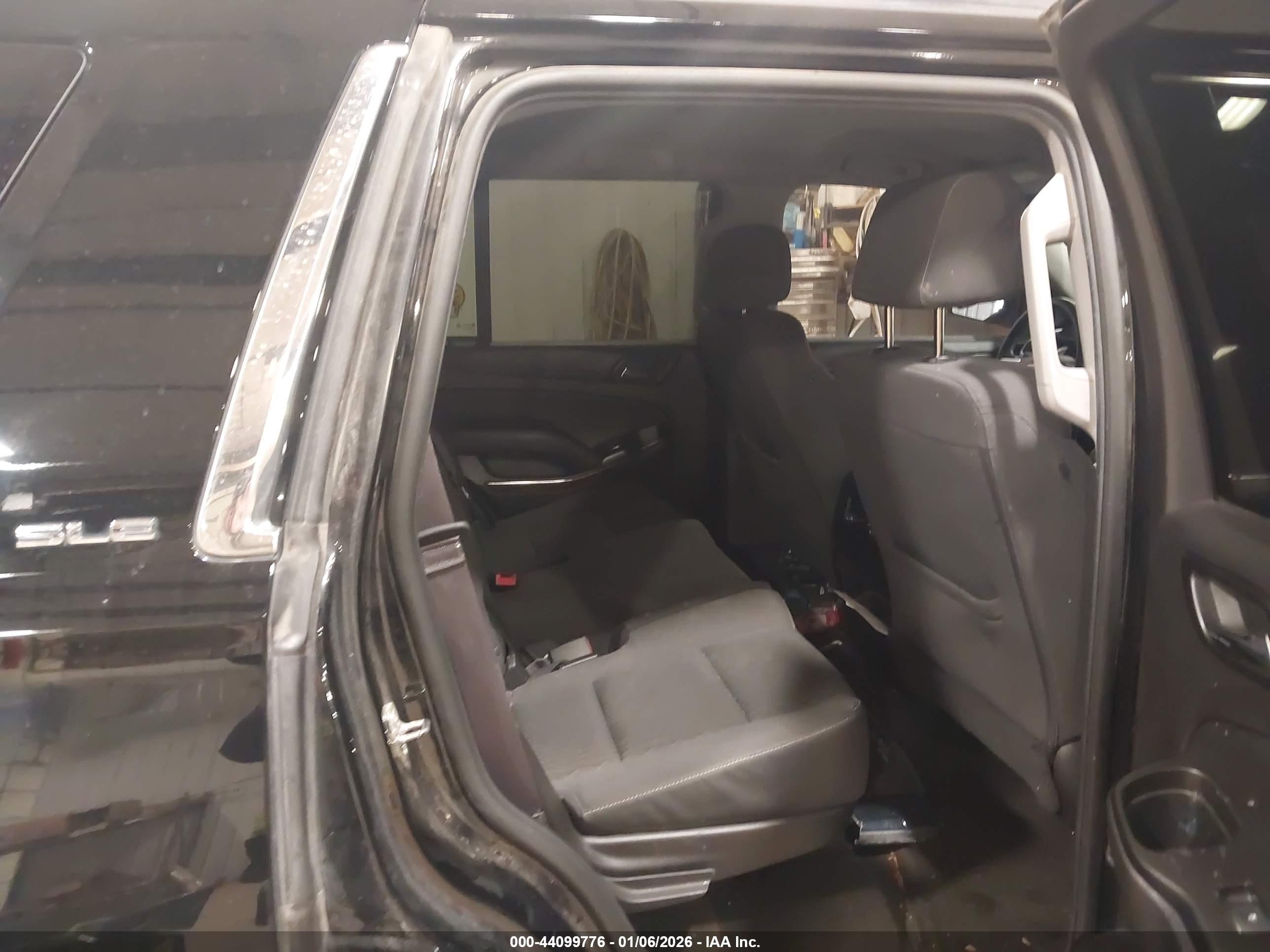 GMC YUKON image 8