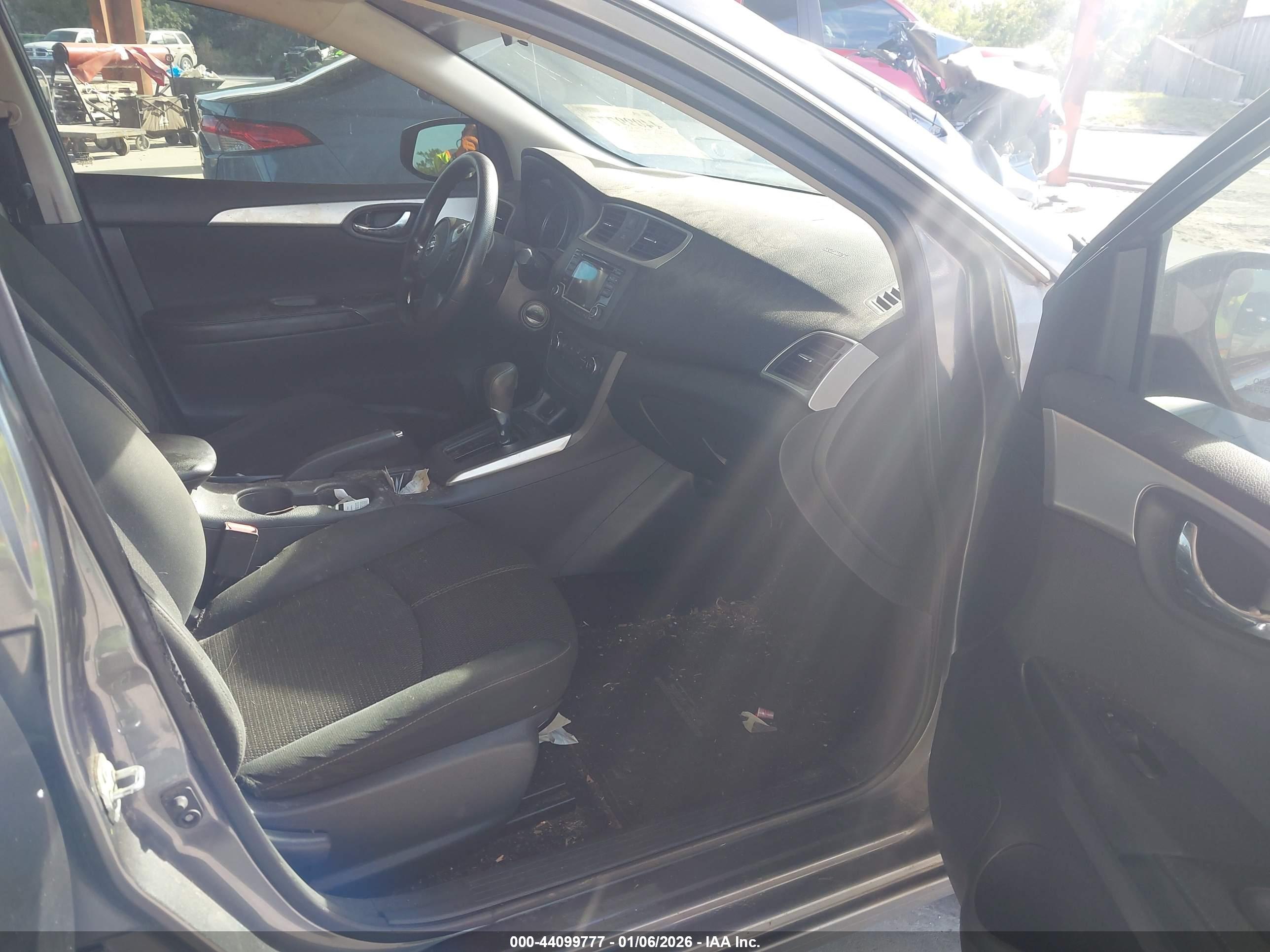 NISSAN SENTRA image 5