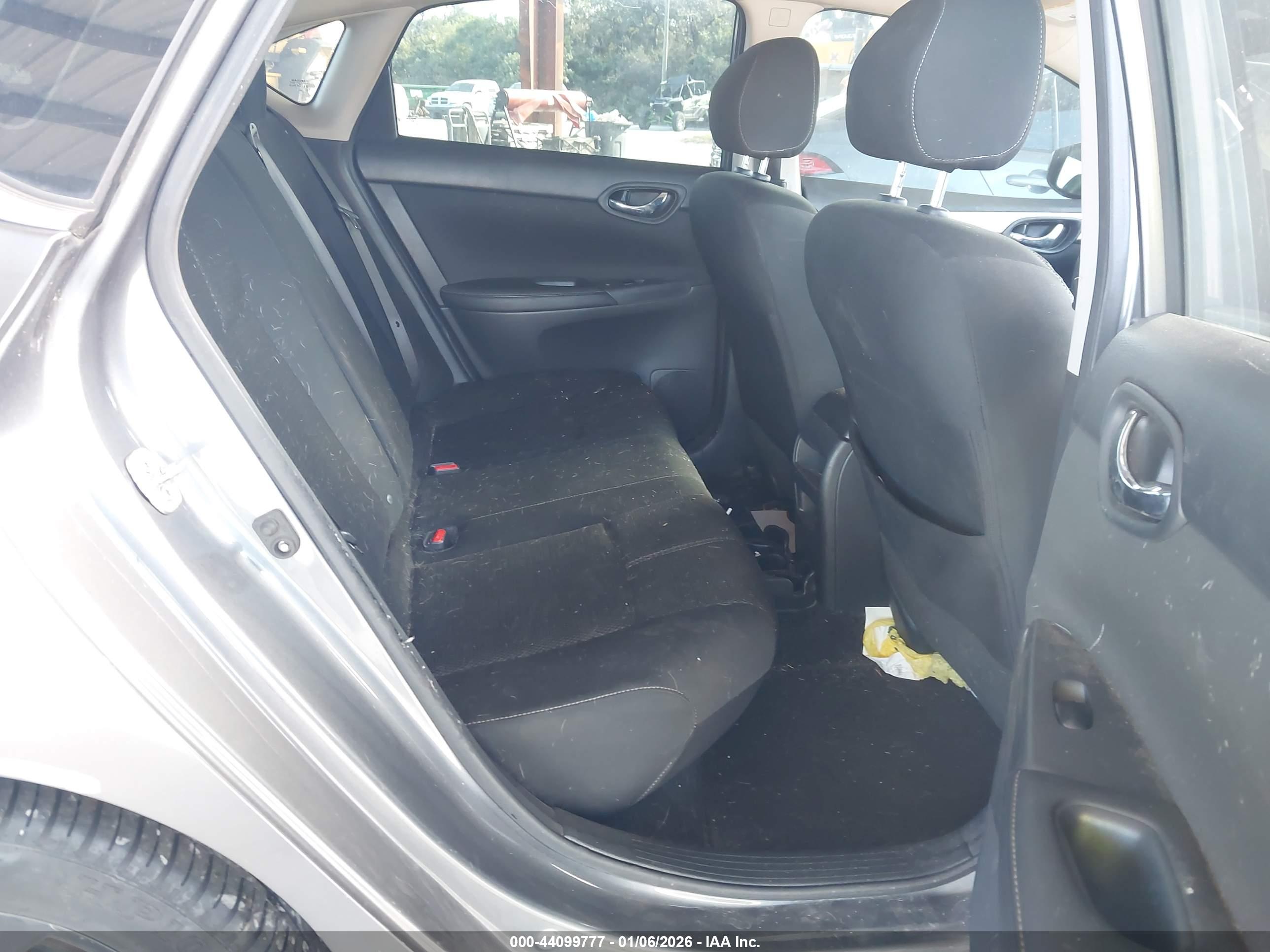 NISSAN SENTRA image 8