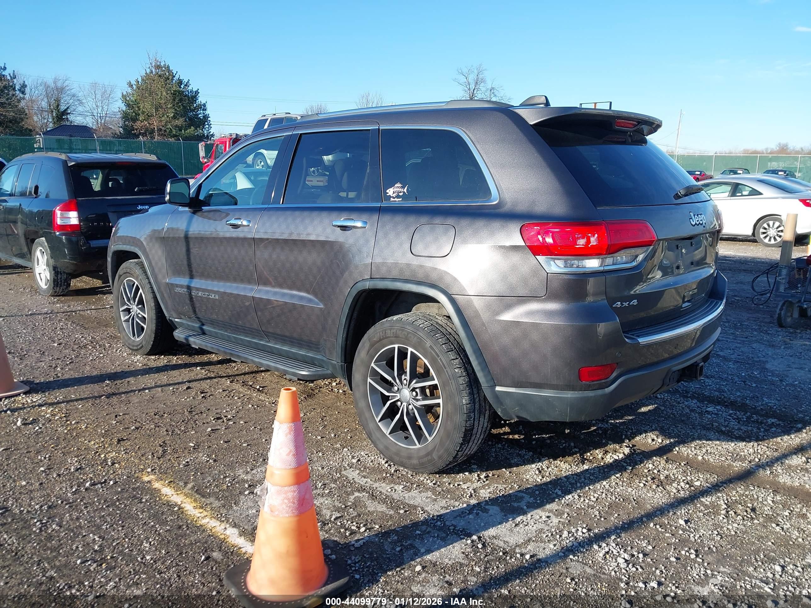 JEEP GRAND image 3