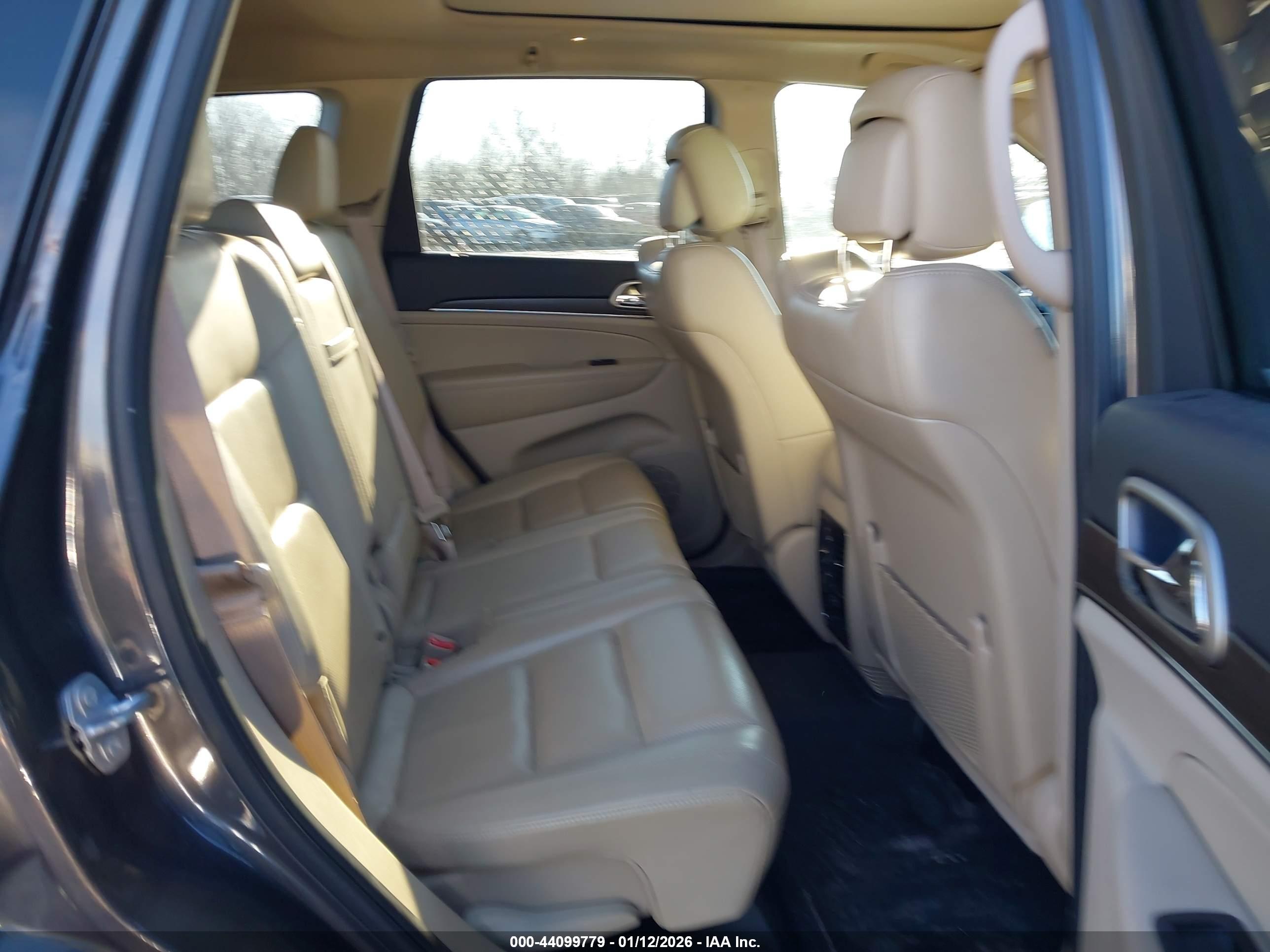JEEP GRAND image 8