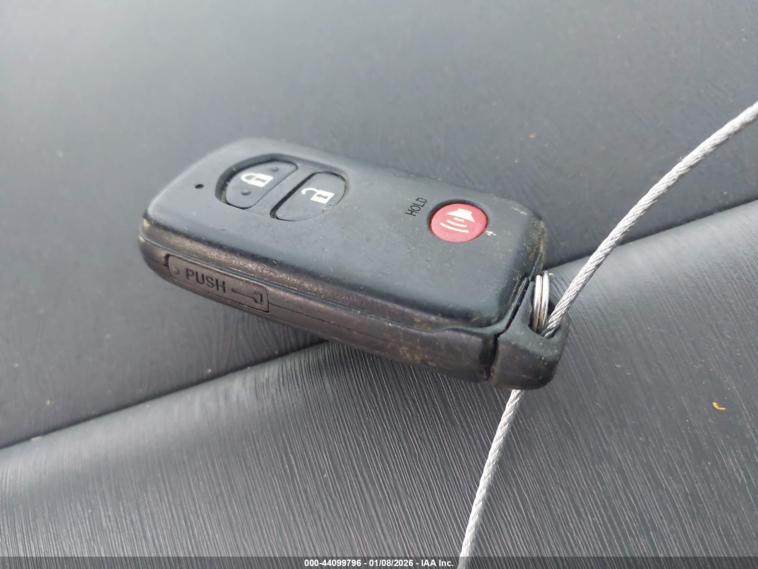 TOYOTA PRIUS image 11