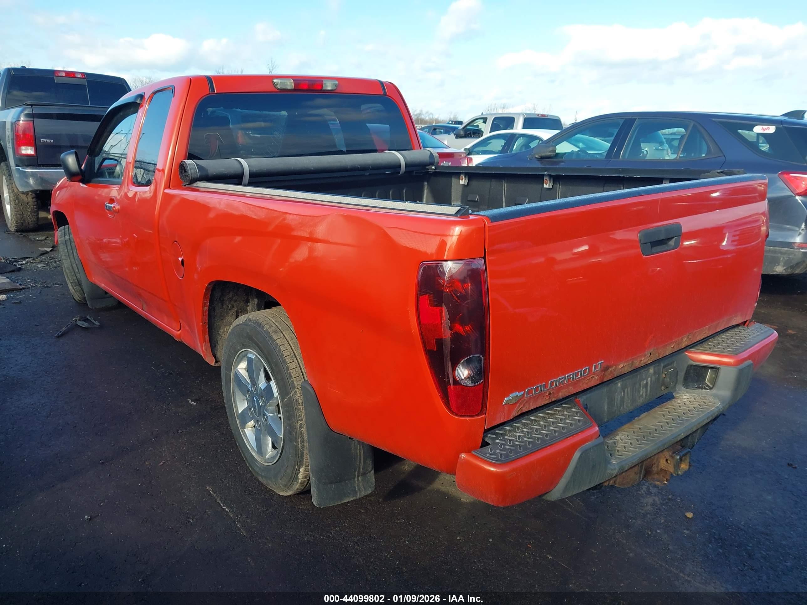 CHEVROLET COLORADO image 3