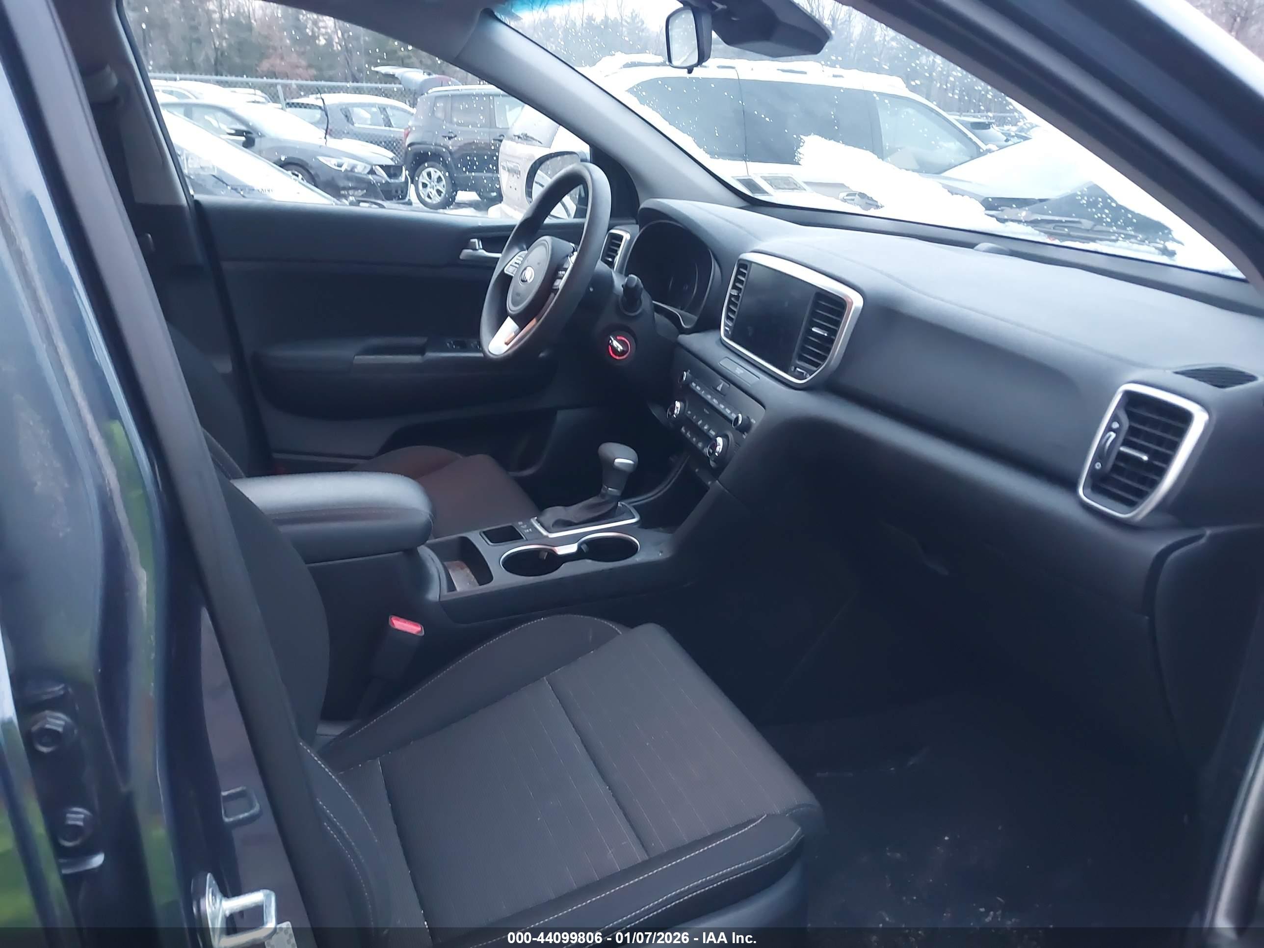 KIA SPORTAGE image 5