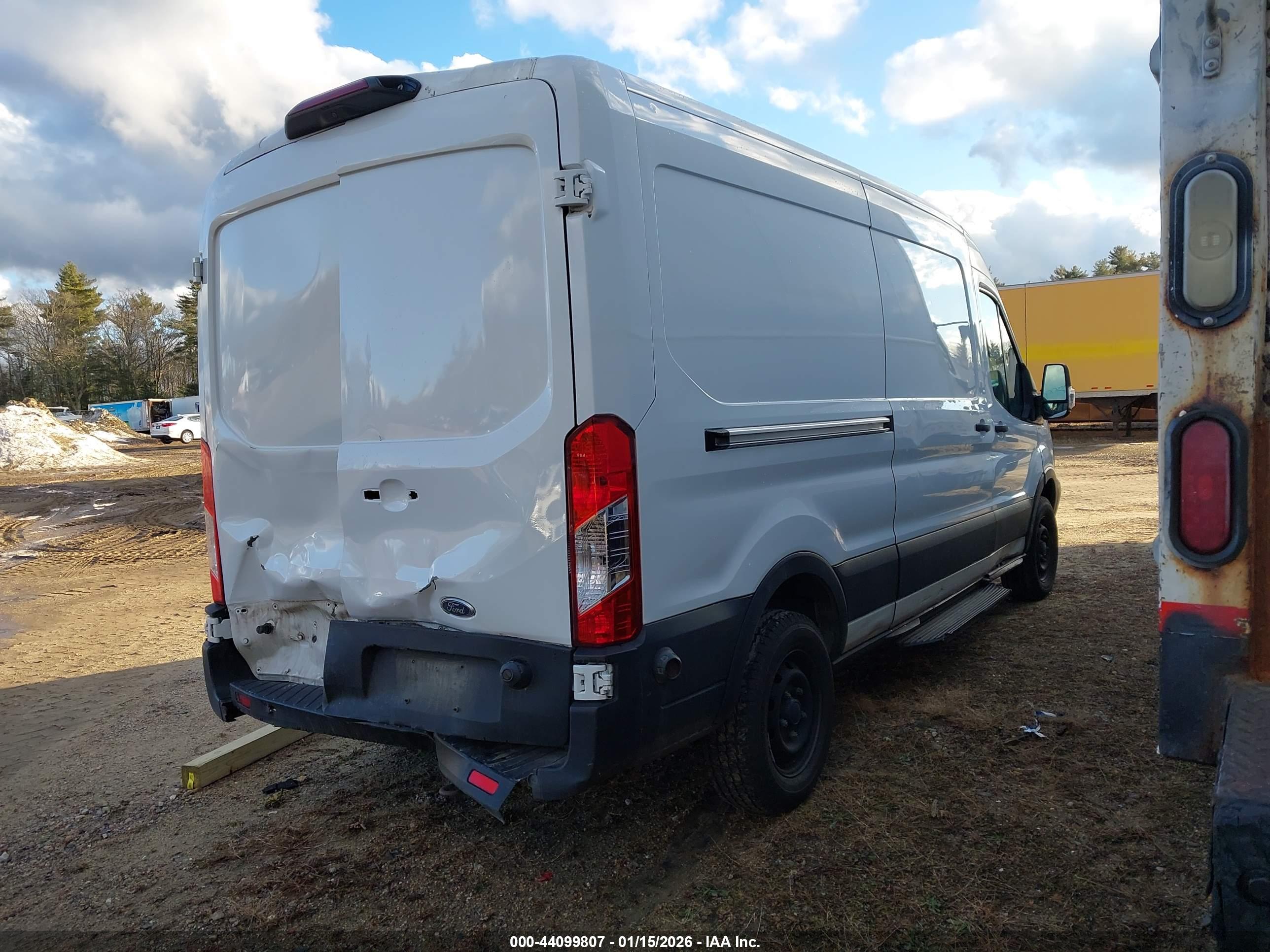 FORD TRANSIT-150 image 4