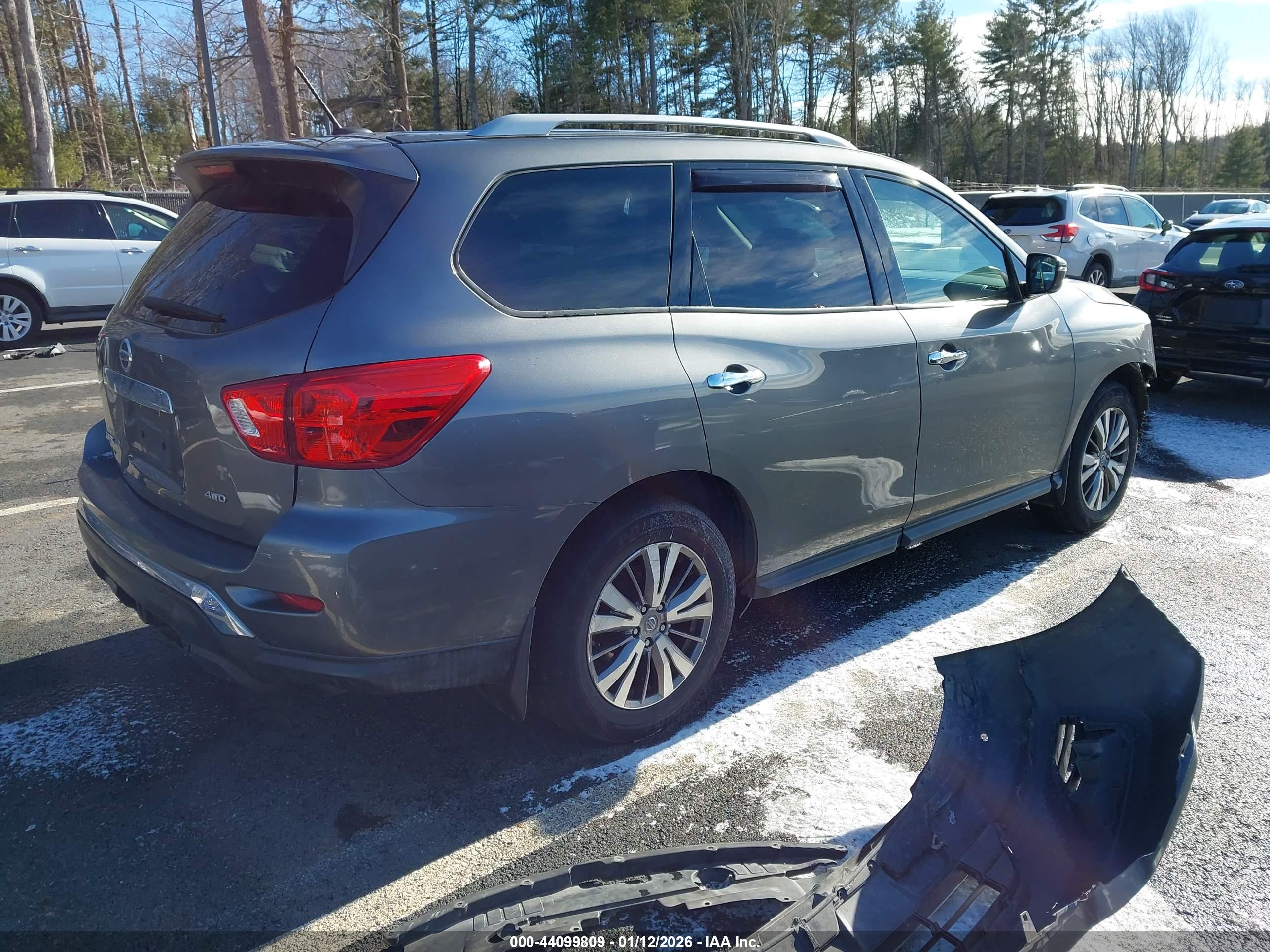 NISSAN PATHFINDER image 4
