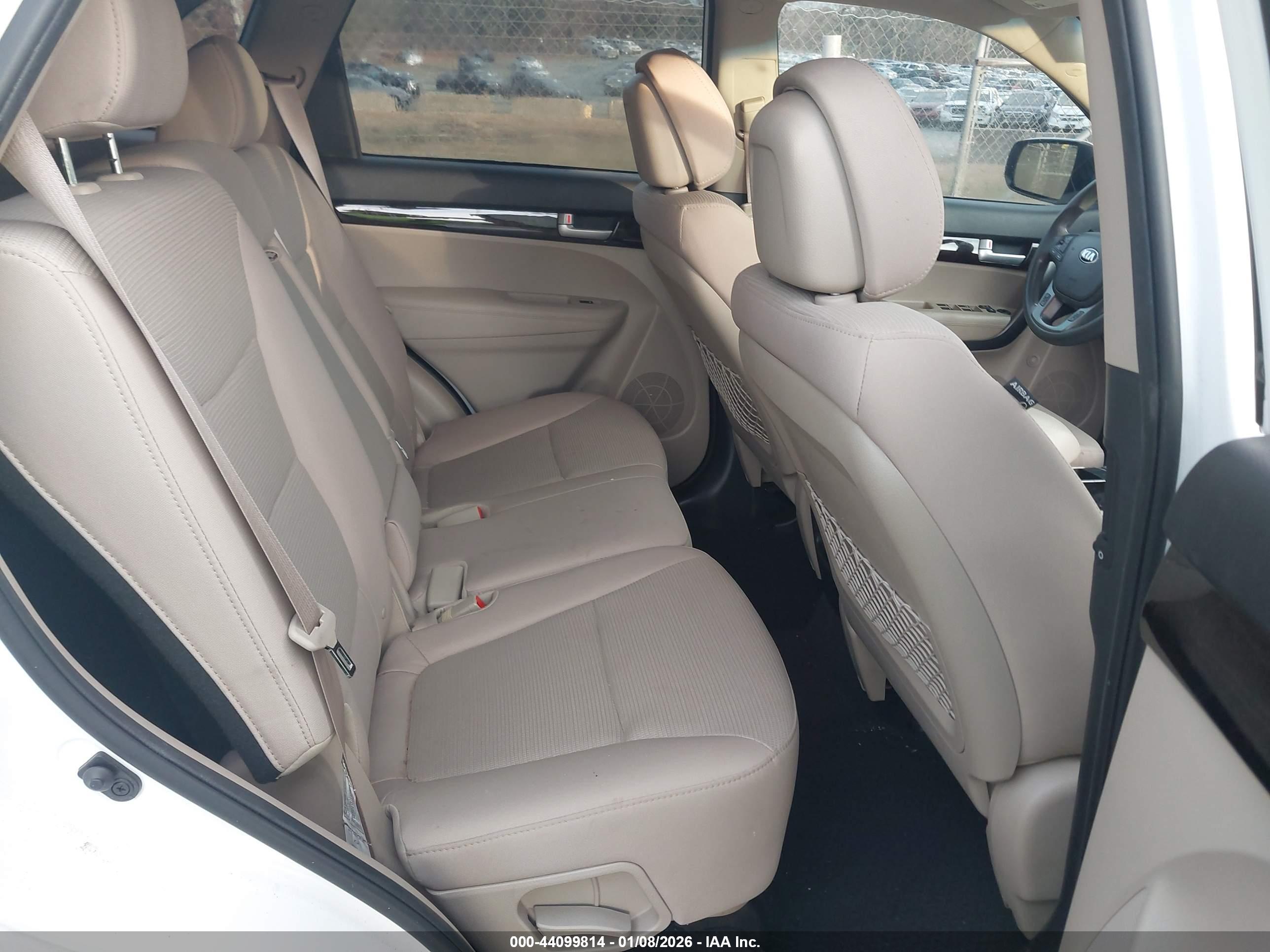 KIA SORENTO image 8