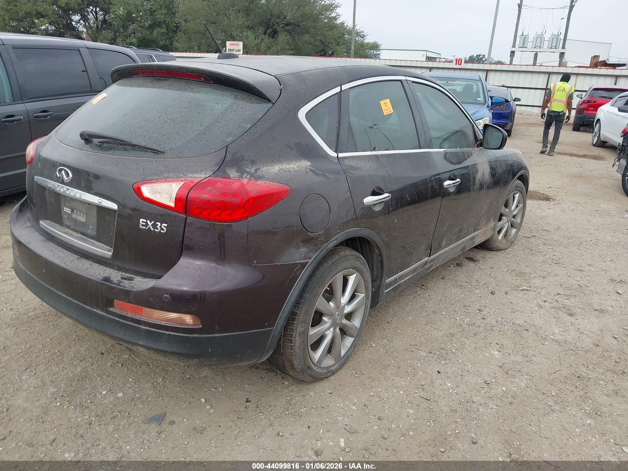 INFINITI EX35 image 4