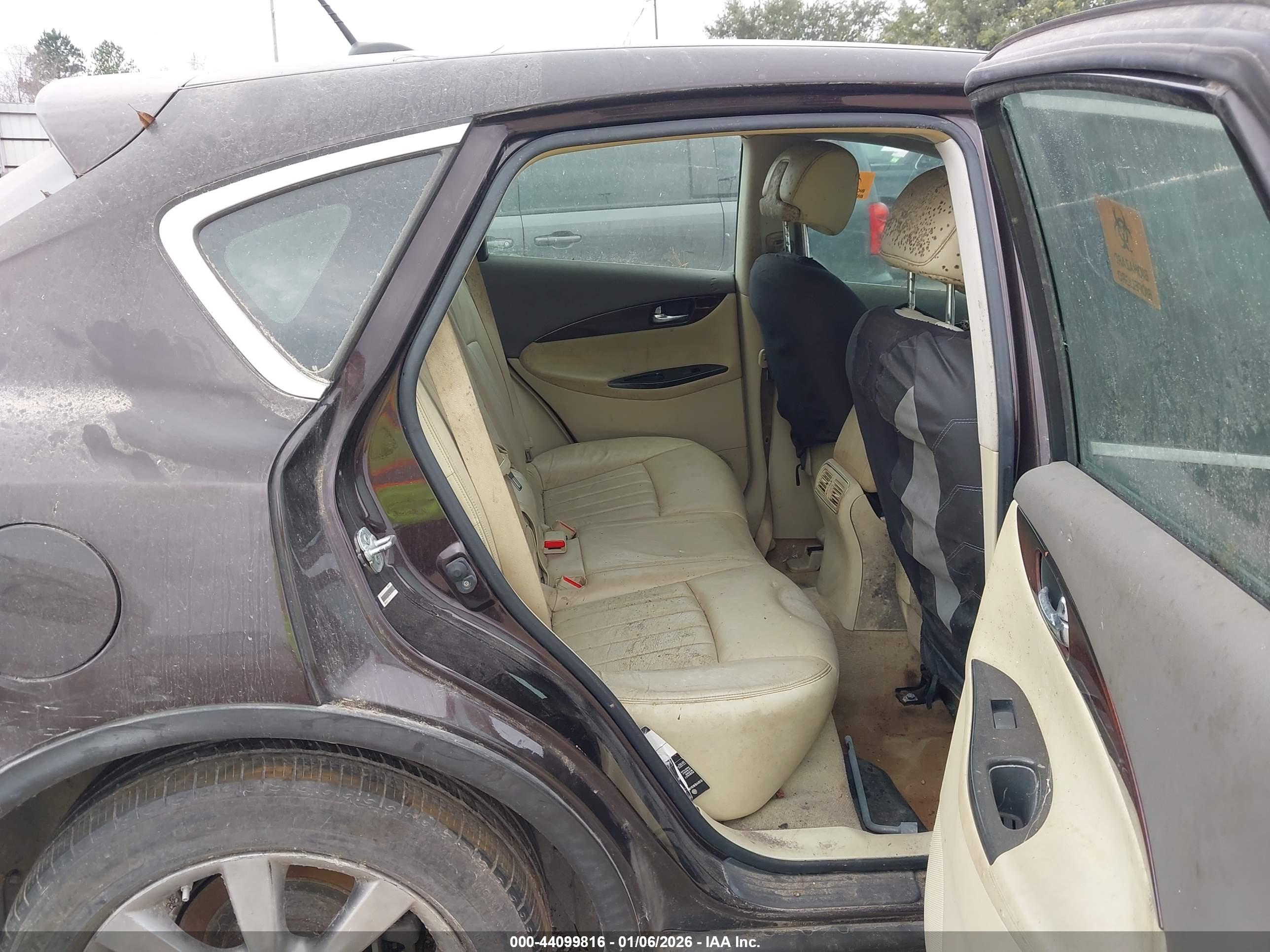 INFINITI EX35 image 8