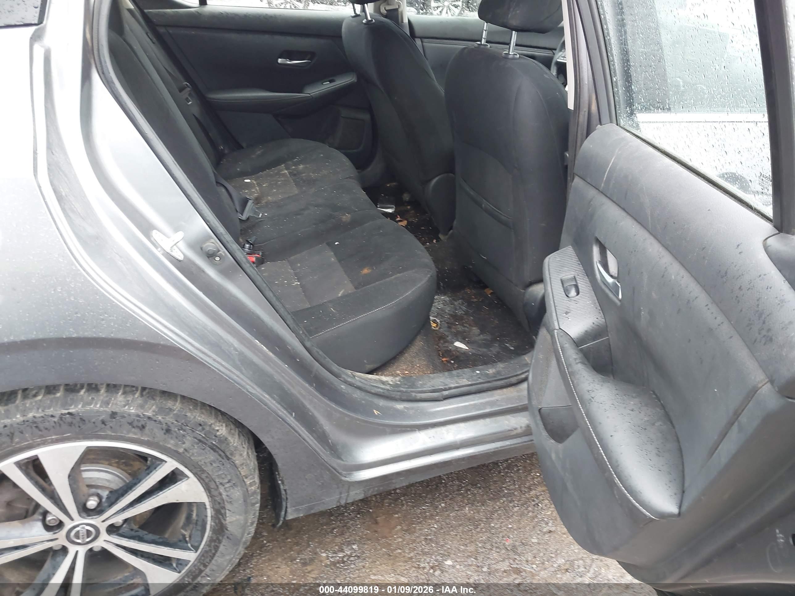 NISSAN SENTRA image 8