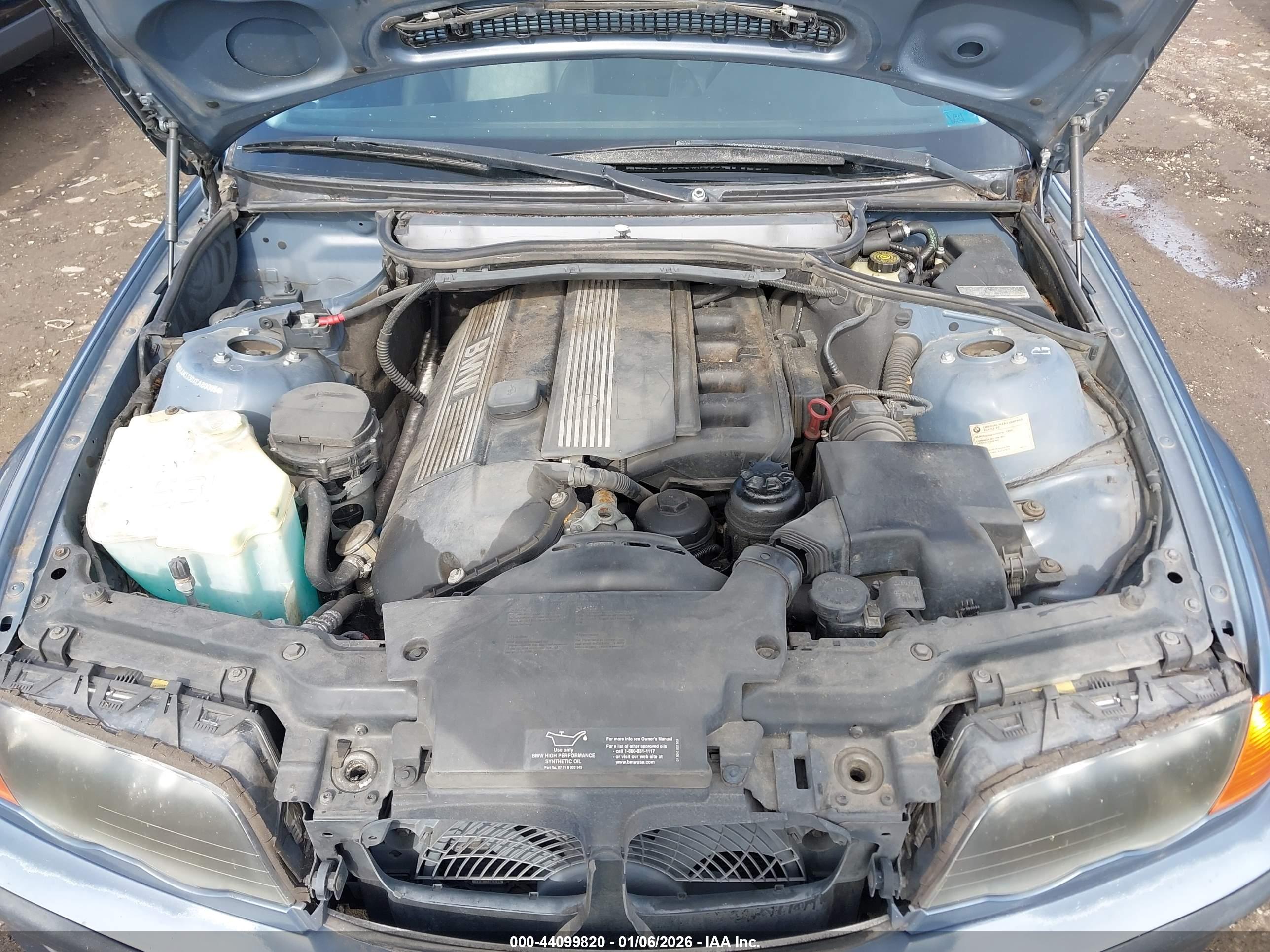 BMW 323I image 10