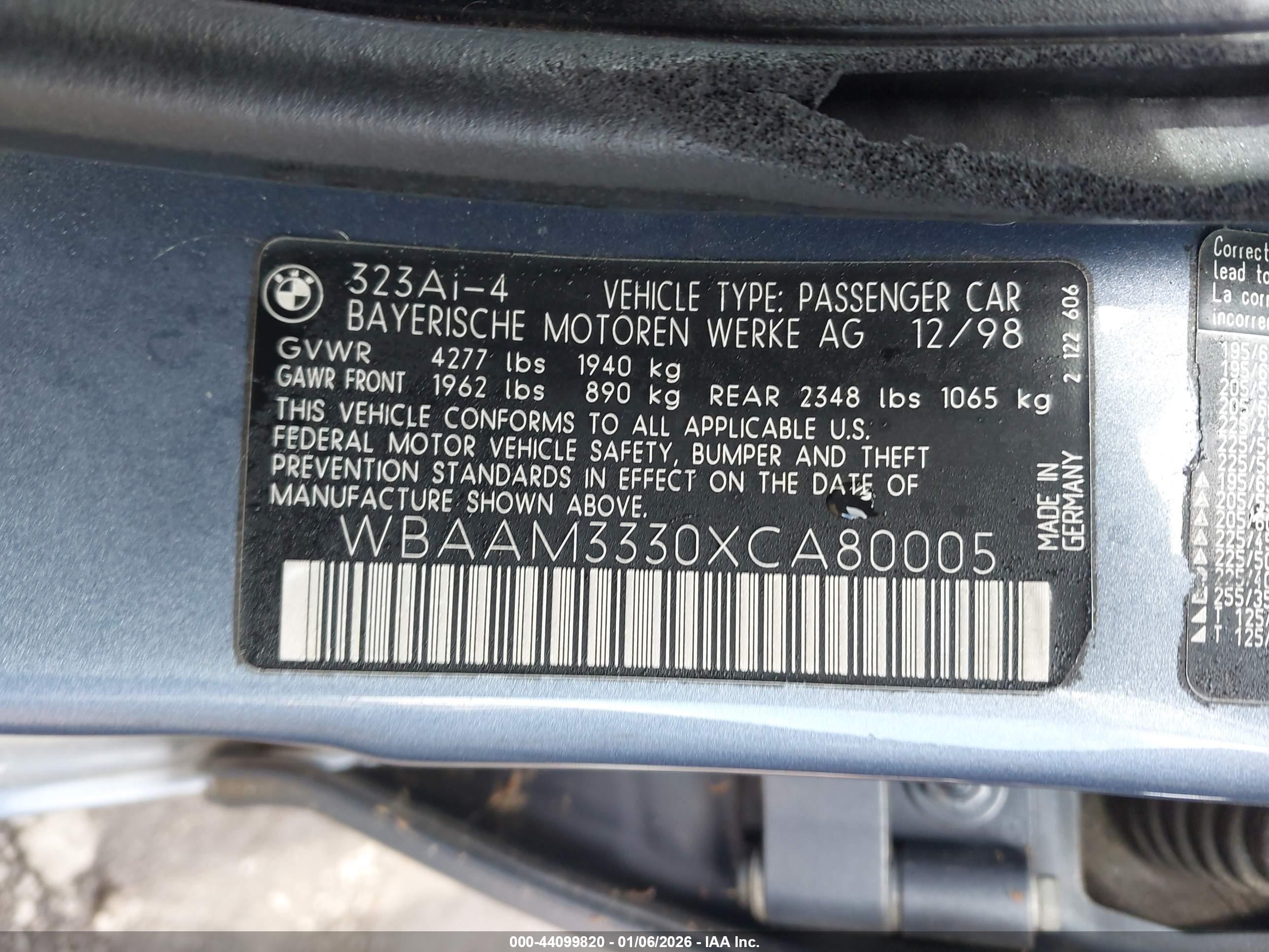 BMW 323I image 9