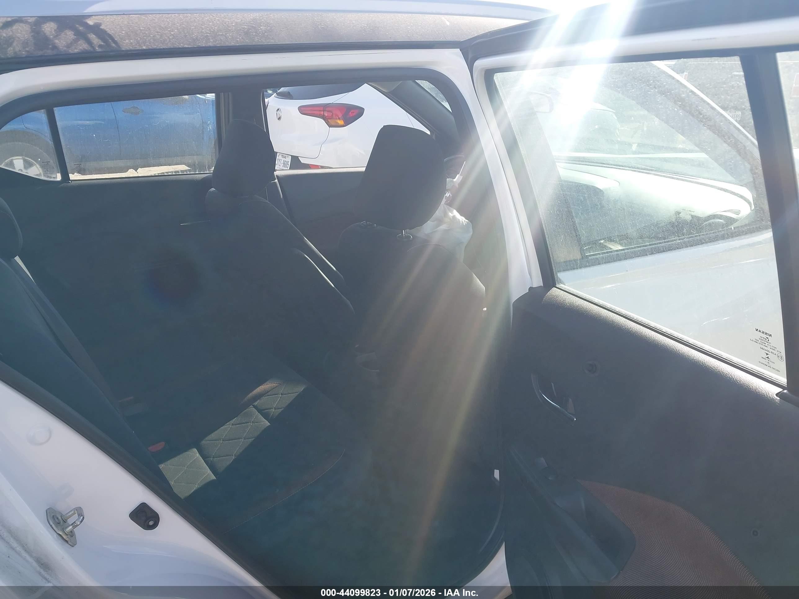 NISSAN KICKS image 8