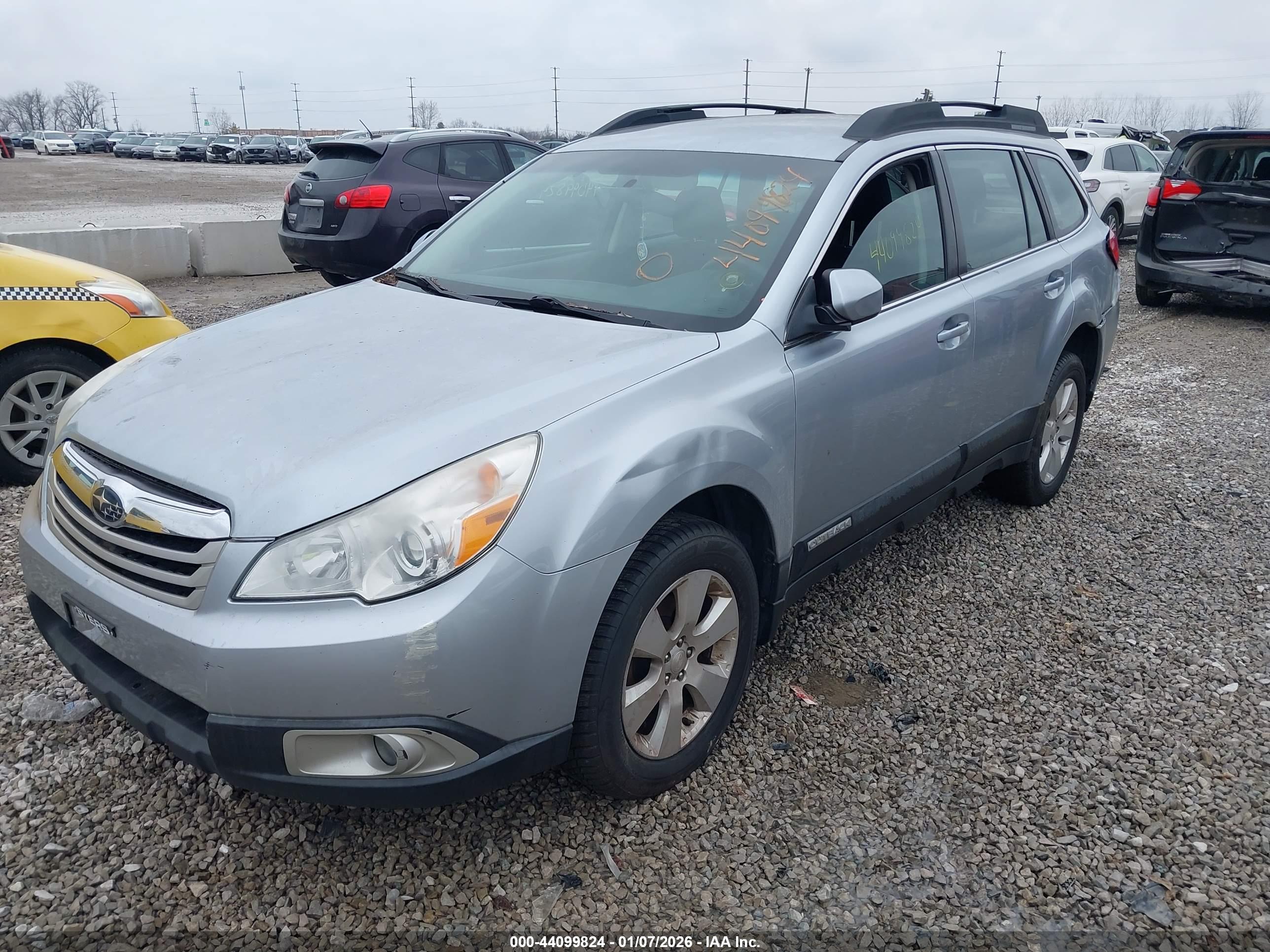 SUBARU OUTBACK image 2