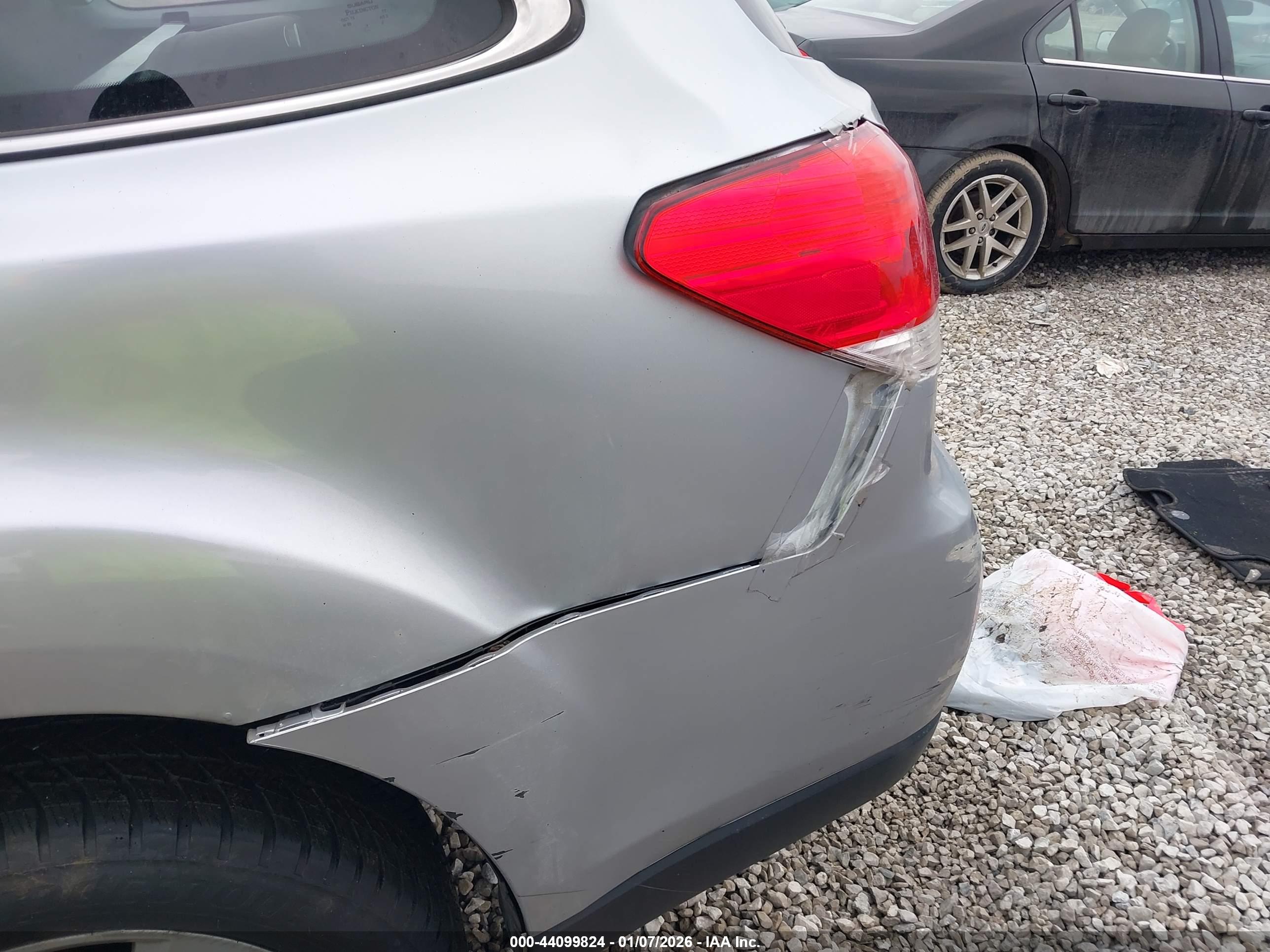 SUBARU OUTBACK image 6