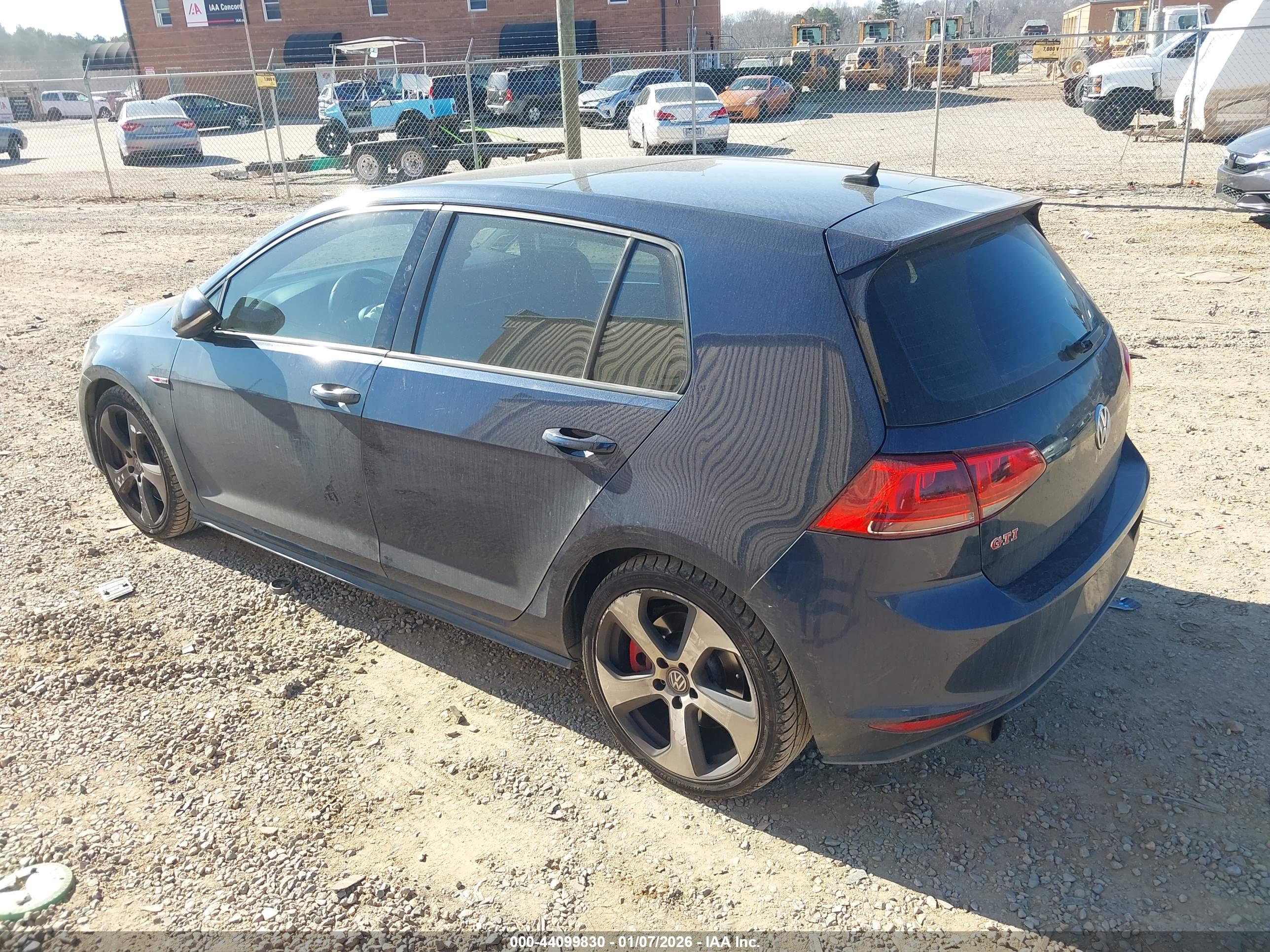 VOLKSWAGEN GOLF image 3