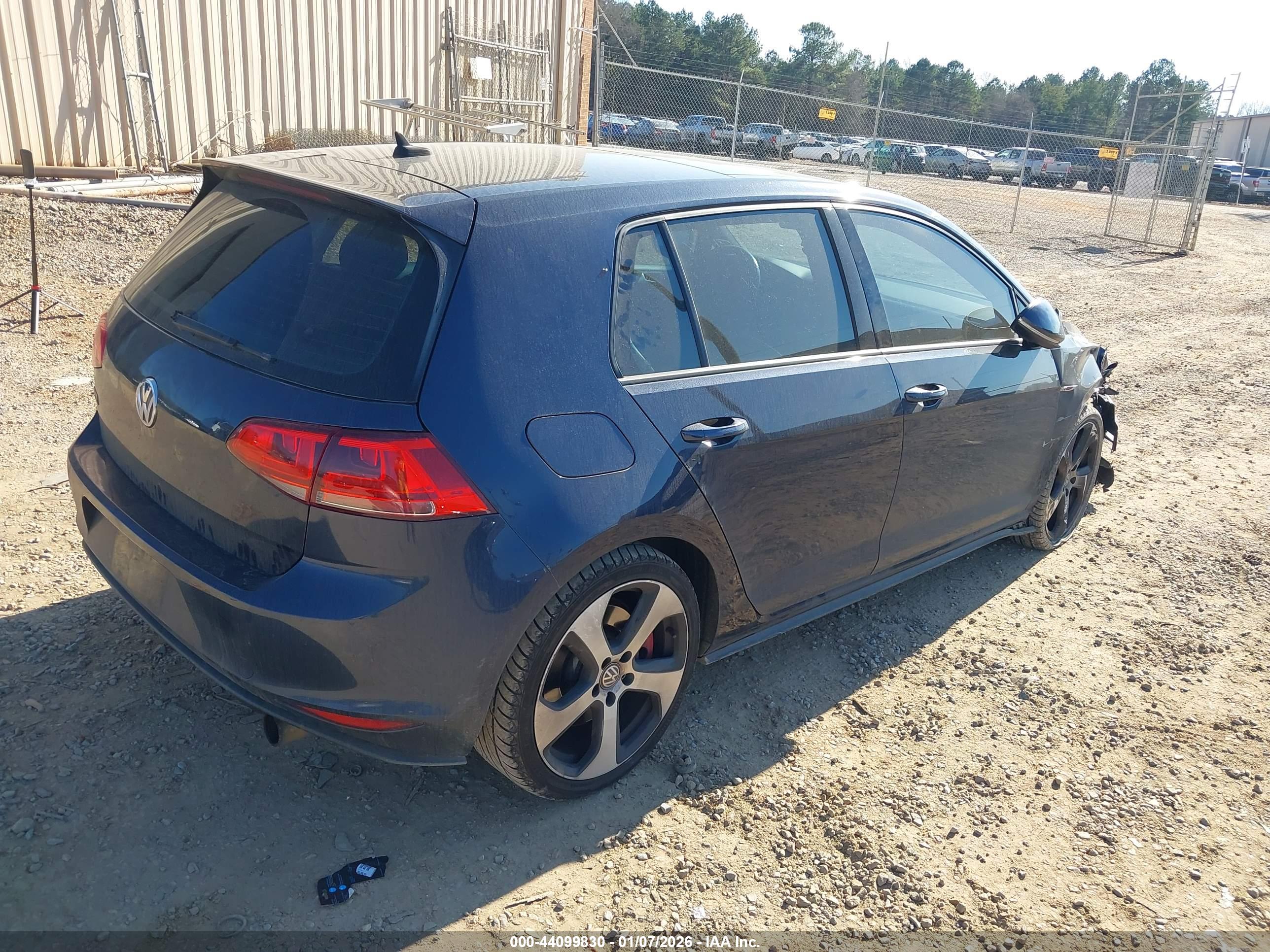 VOLKSWAGEN GOLF image 4