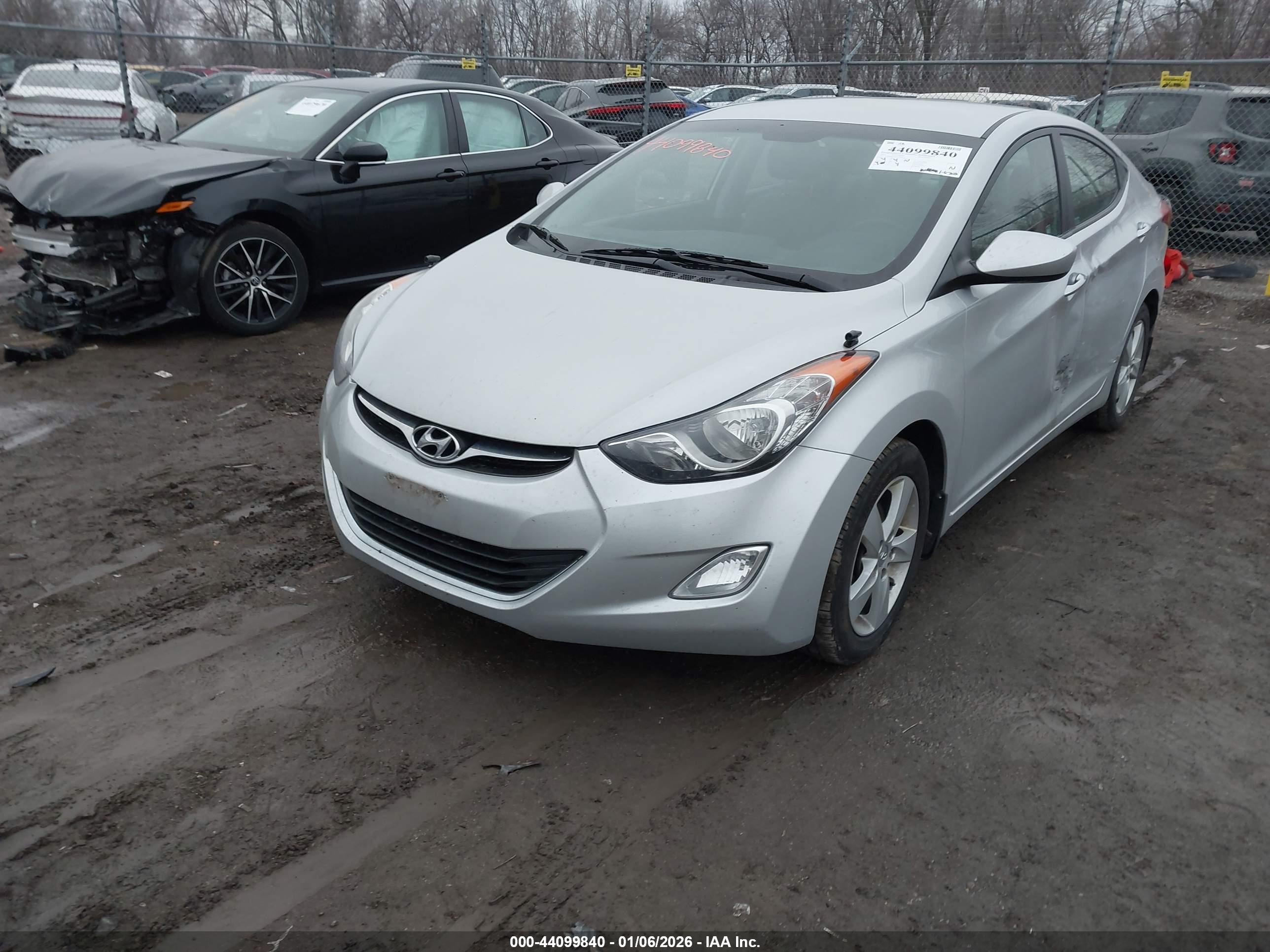 HYUNDAI ELANTRA image 2
