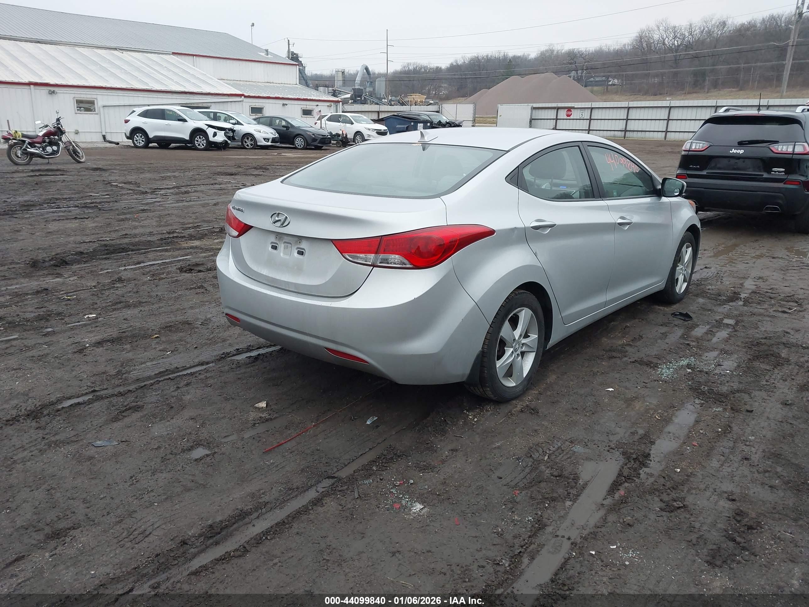 HYUNDAI ELANTRA image 4