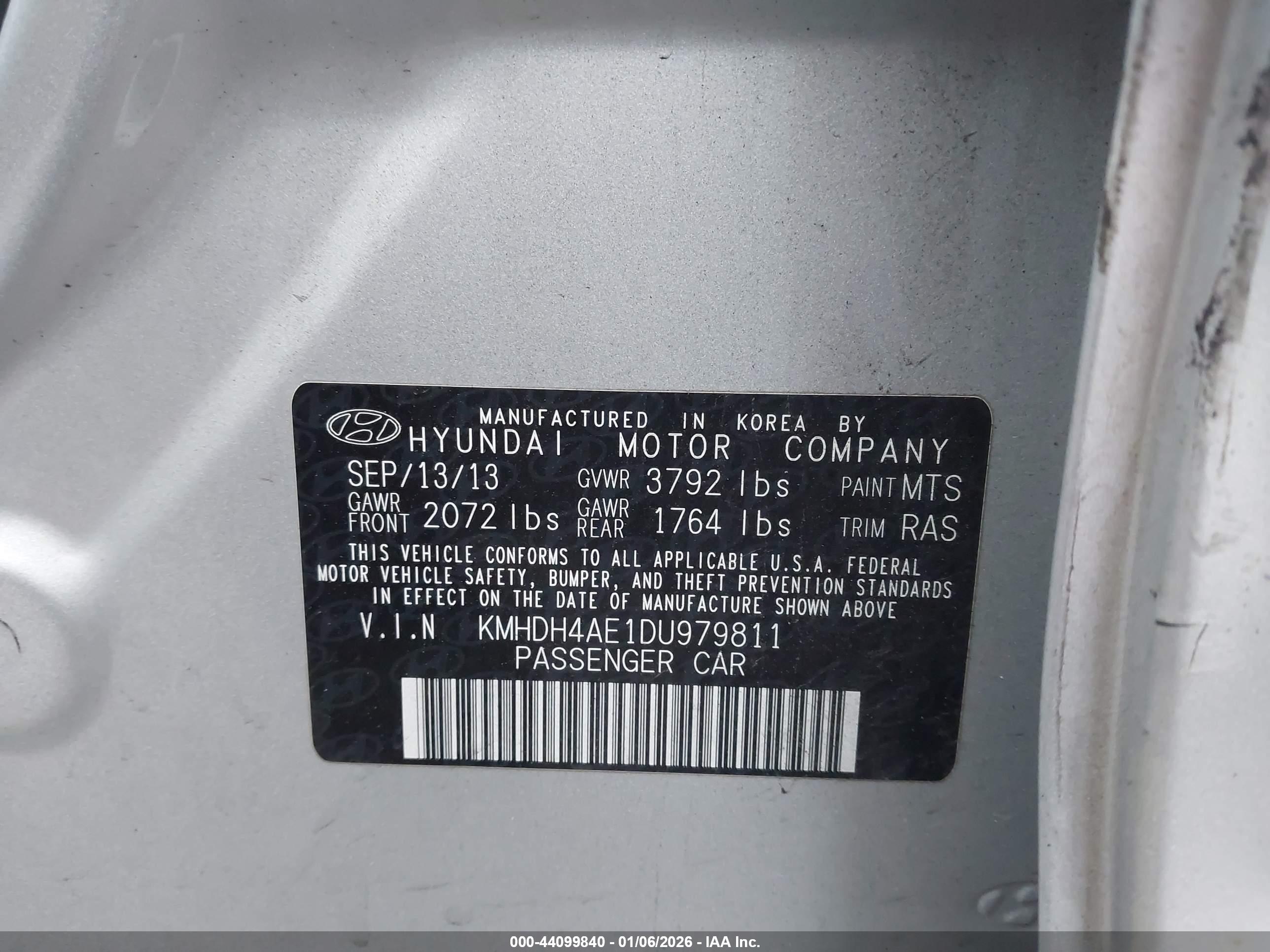 HYUNDAI ELANTRA image 9