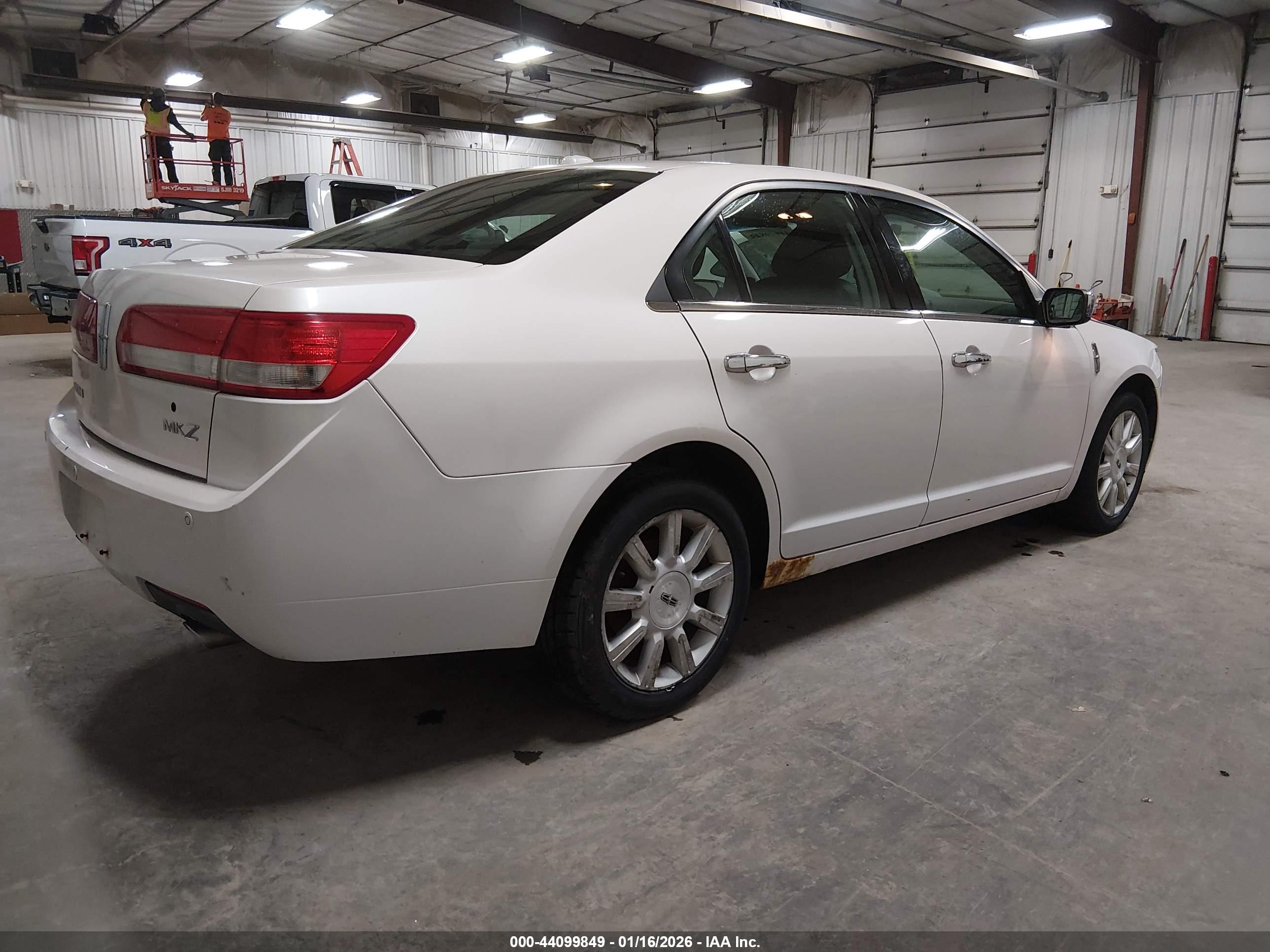 LINCOLN MKZ image 4
