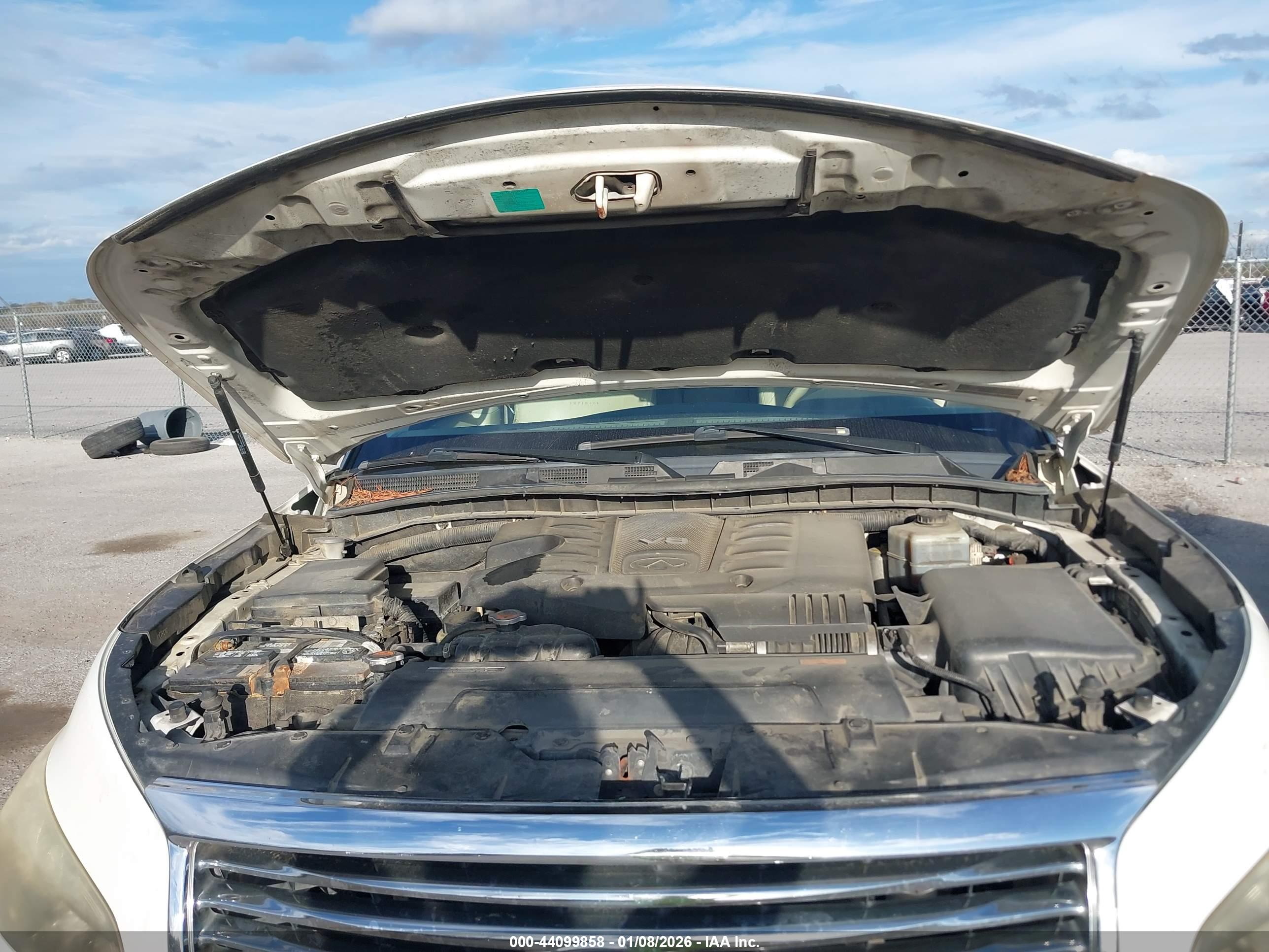 INFINITI QX80 image 10