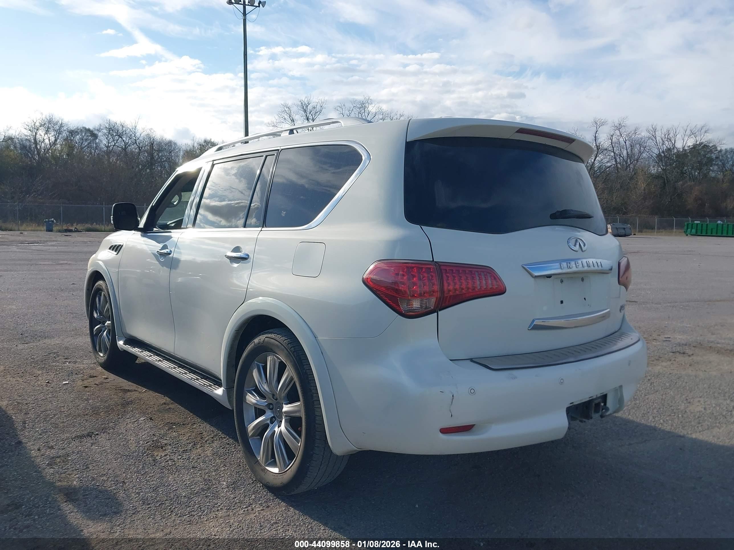 INFINITI QX80 image 3