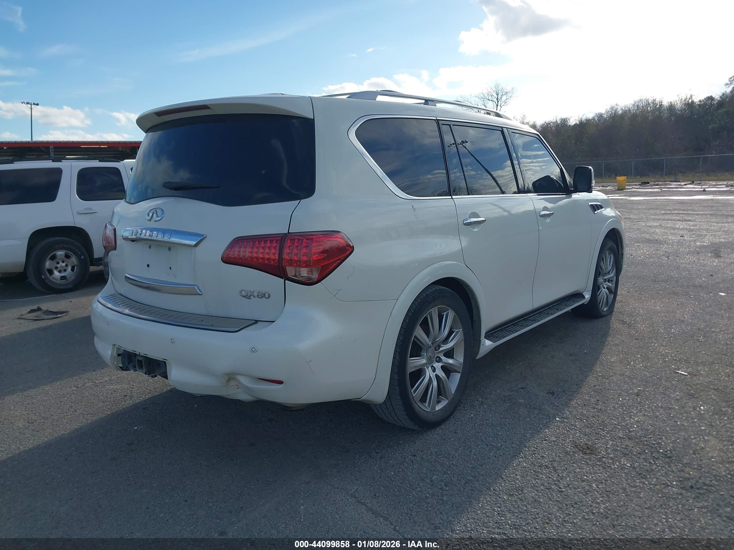 INFINITI QX80 image 4