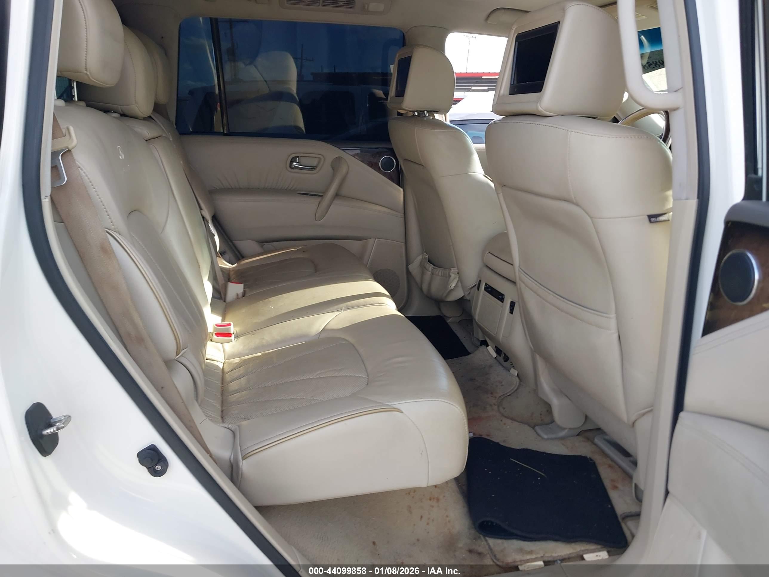 INFINITI QX80 image 8
