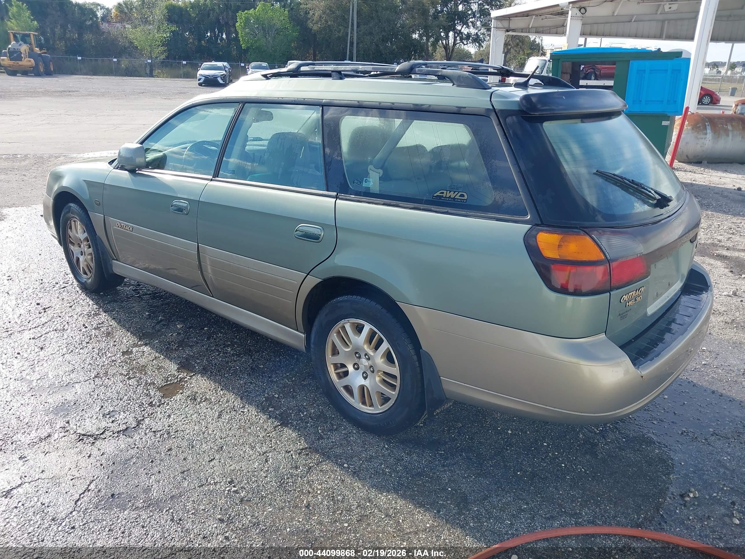 SUBARU OUTBACK image 3