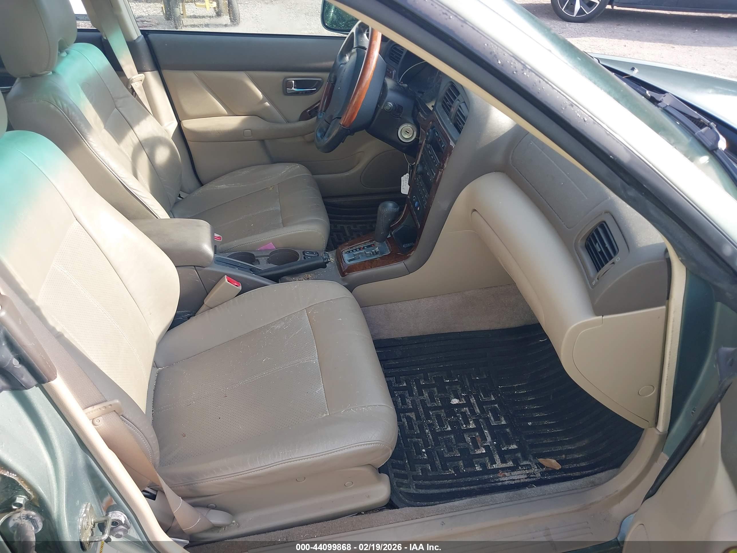 SUBARU OUTBACK image 5