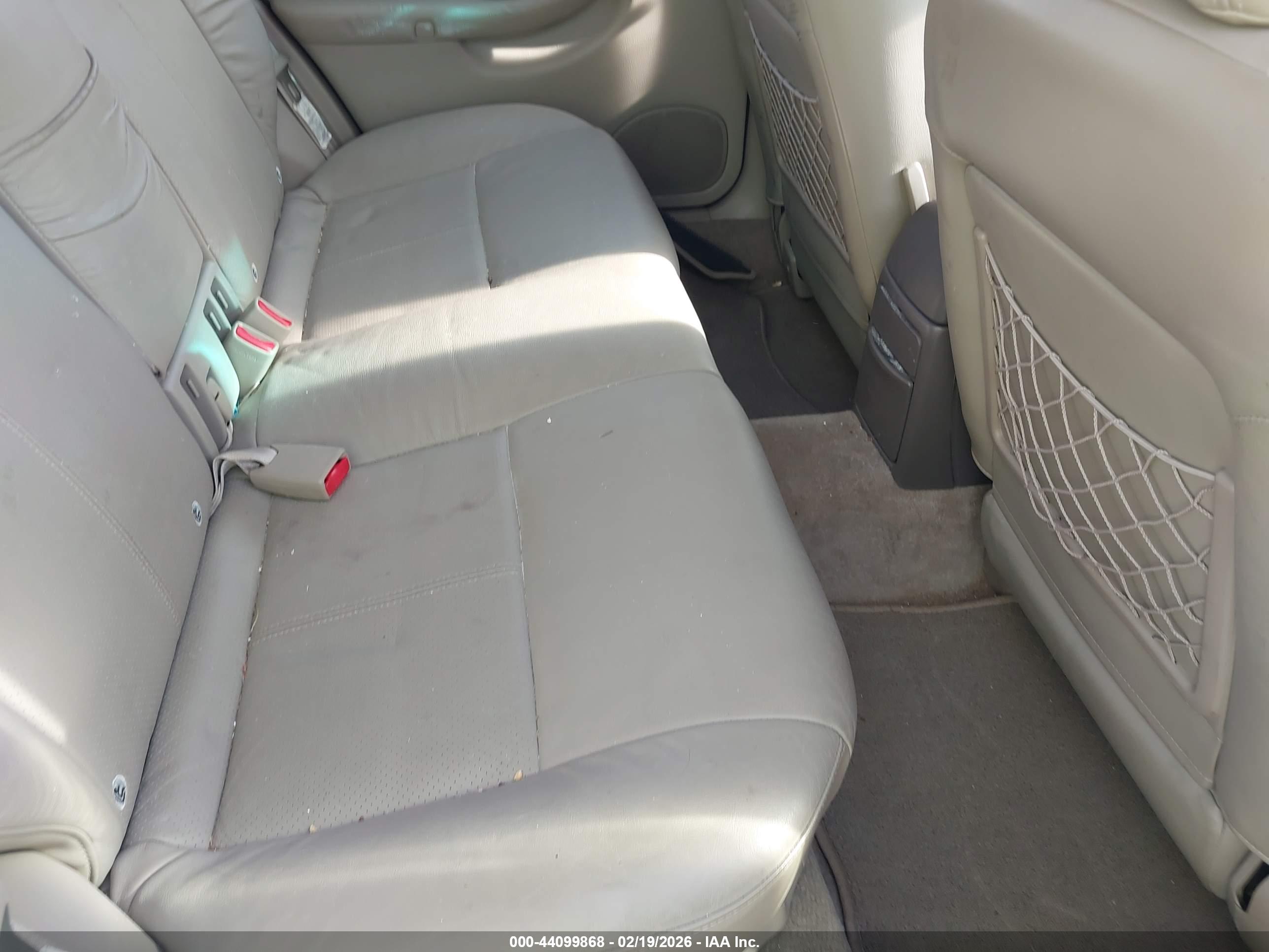 SUBARU OUTBACK image 8
