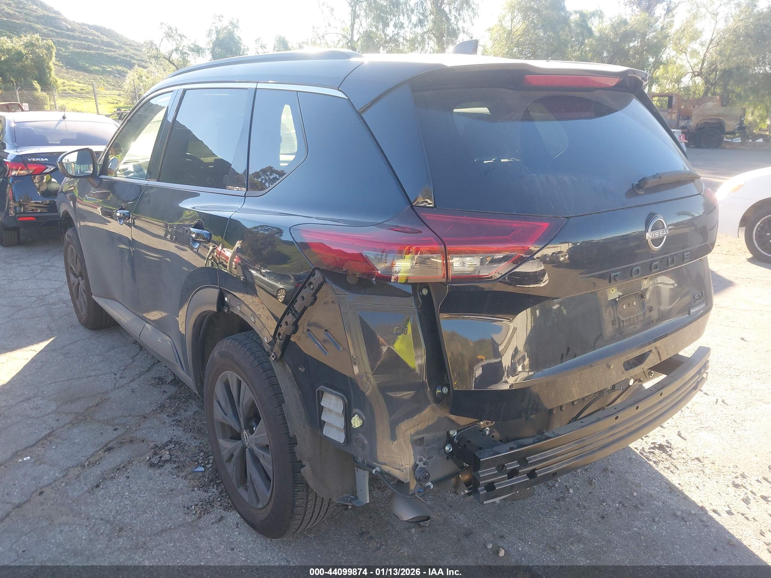 NISSAN ROGUE image 3