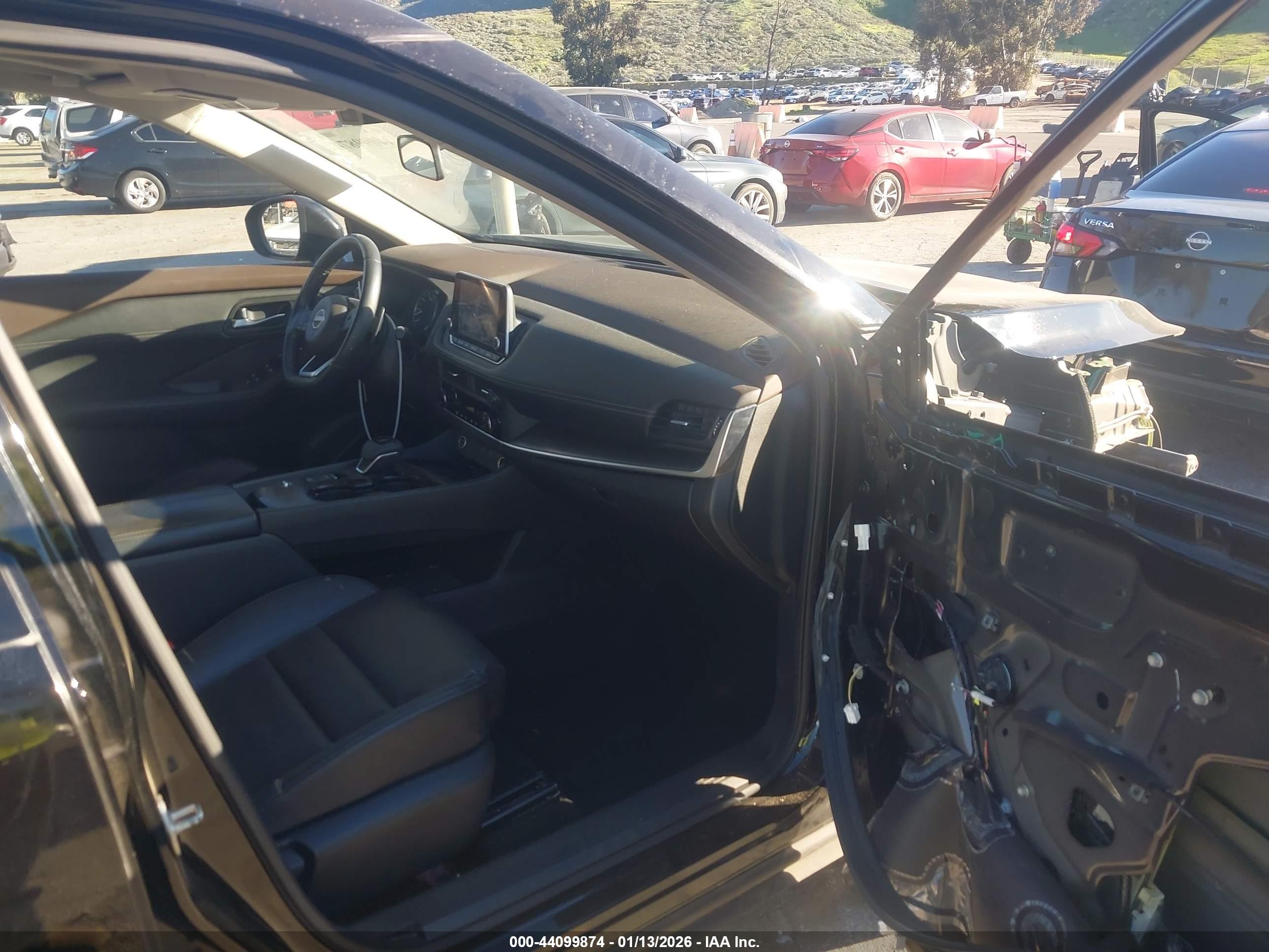 NISSAN ROGUE image 5