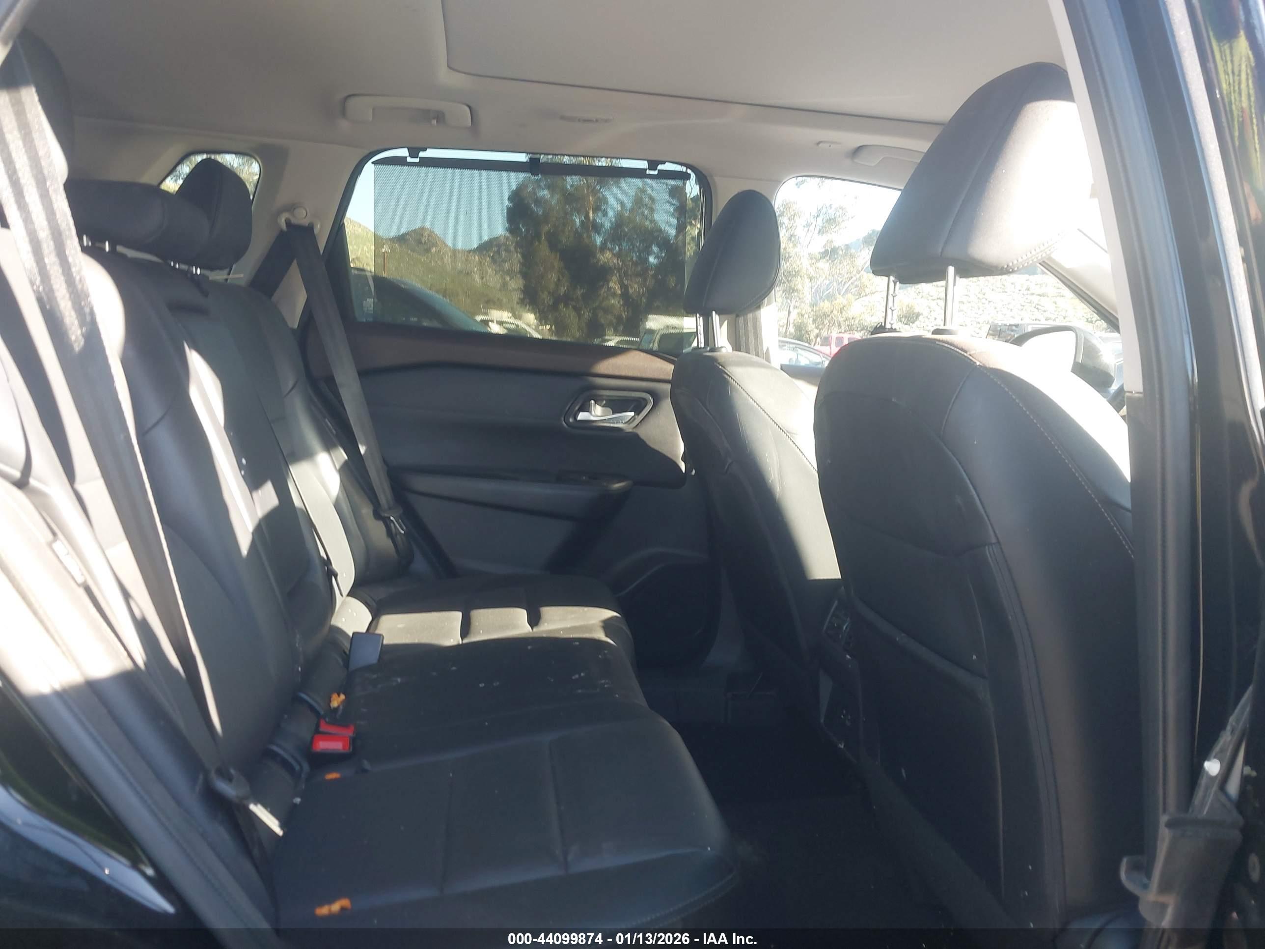 NISSAN ROGUE image 8