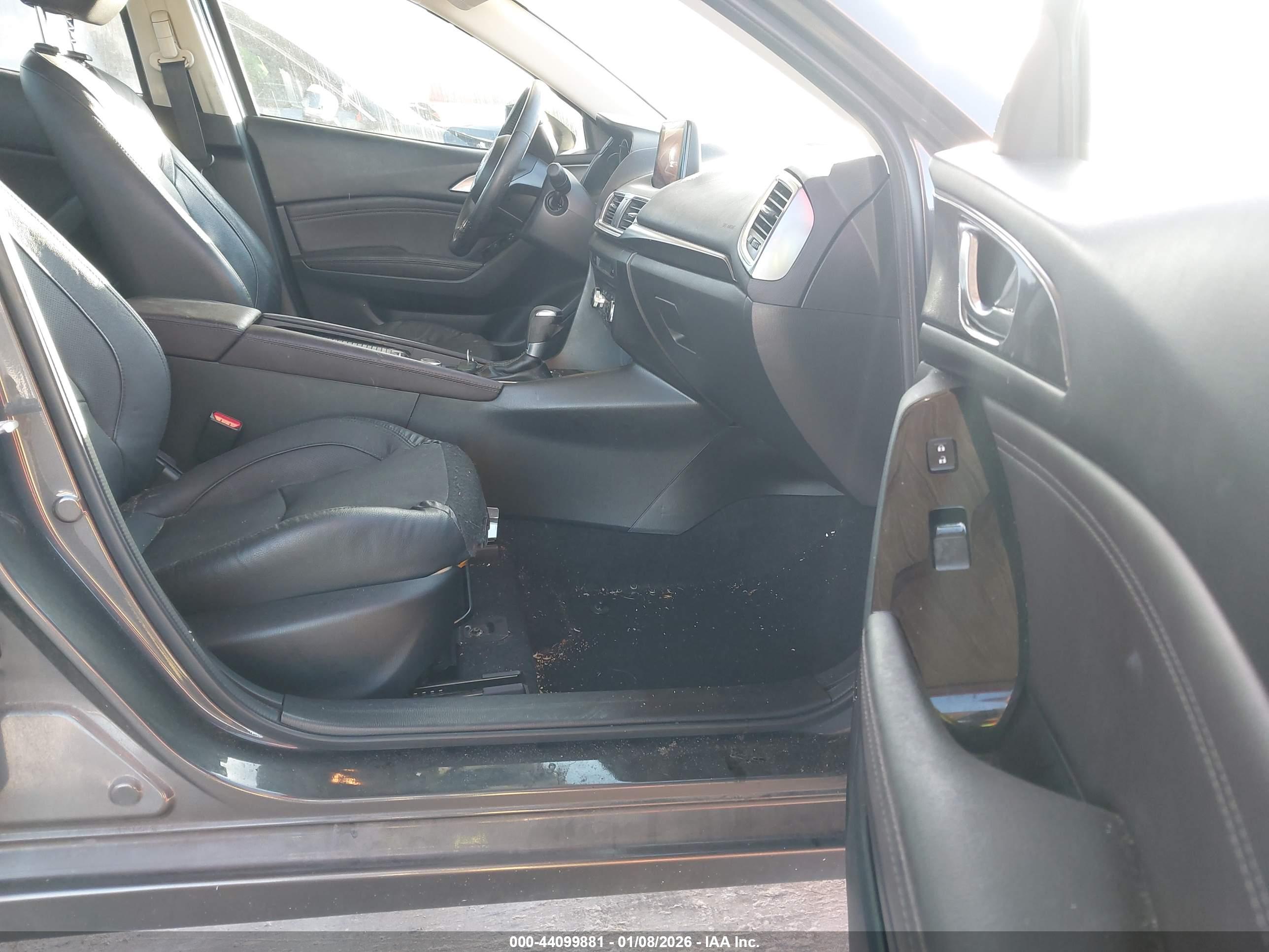 MAZDA MAZDA3 image 5