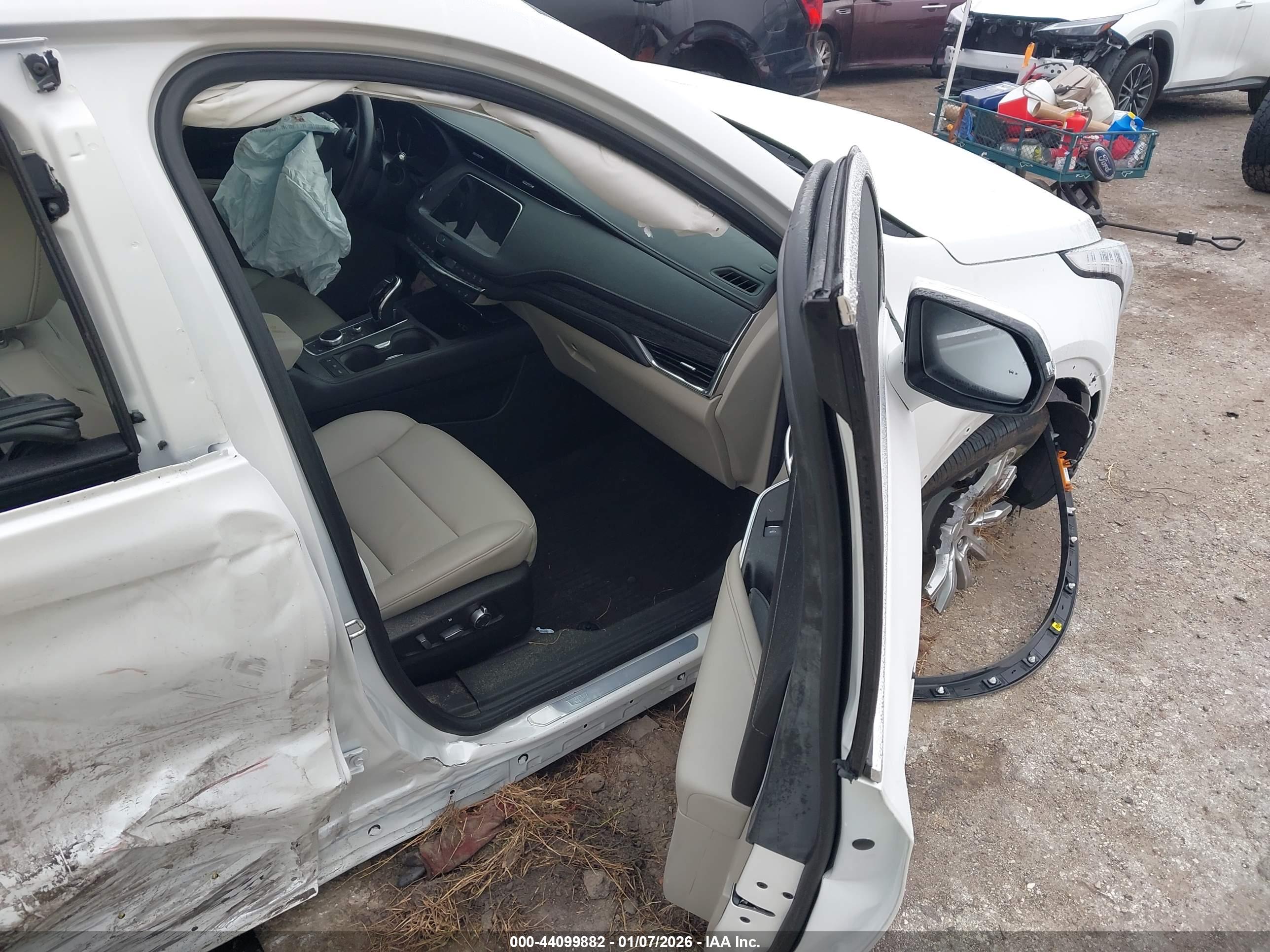 CADILLAC XT4 image 5