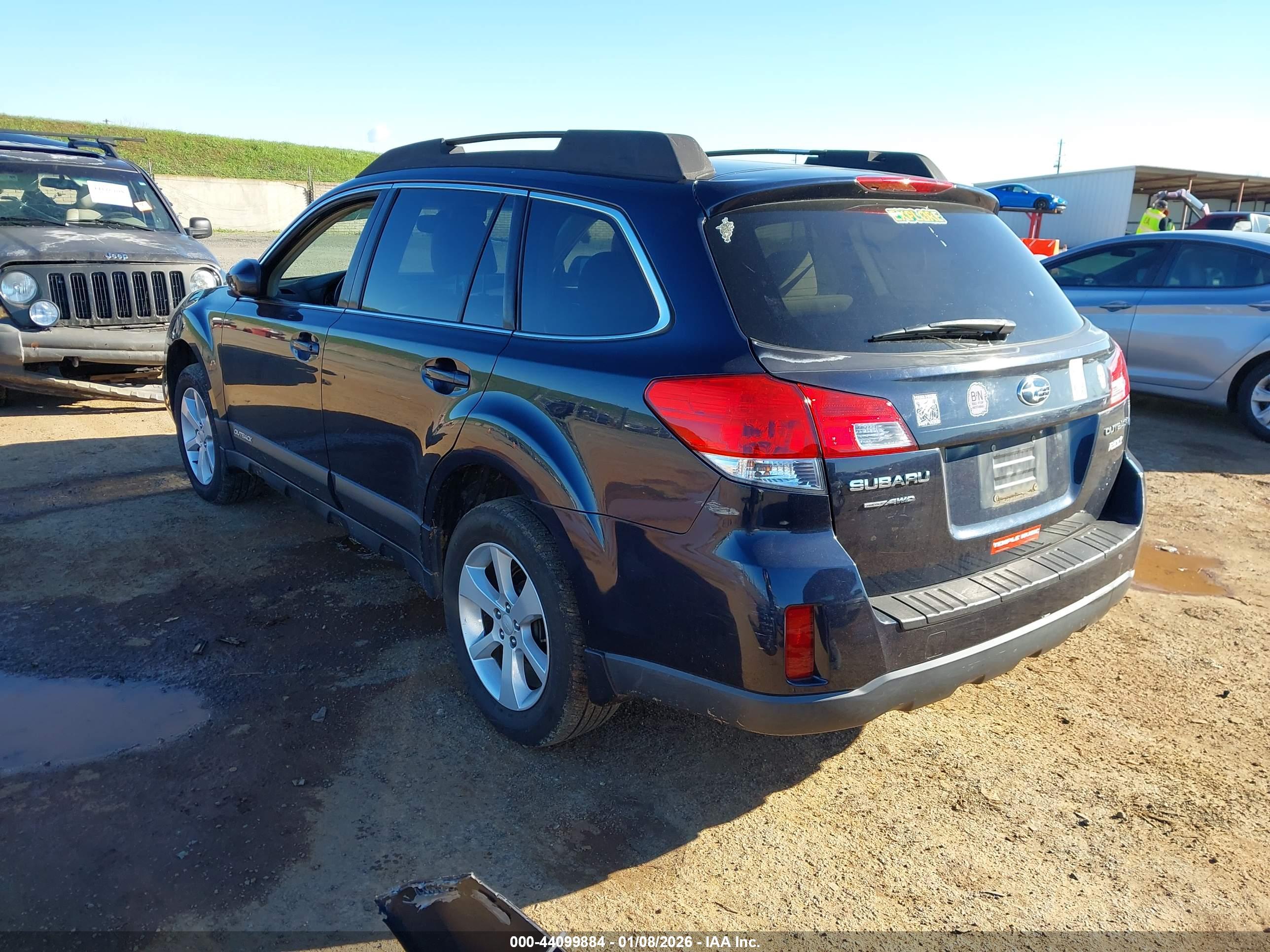 SUBARU OUTBACK image 3