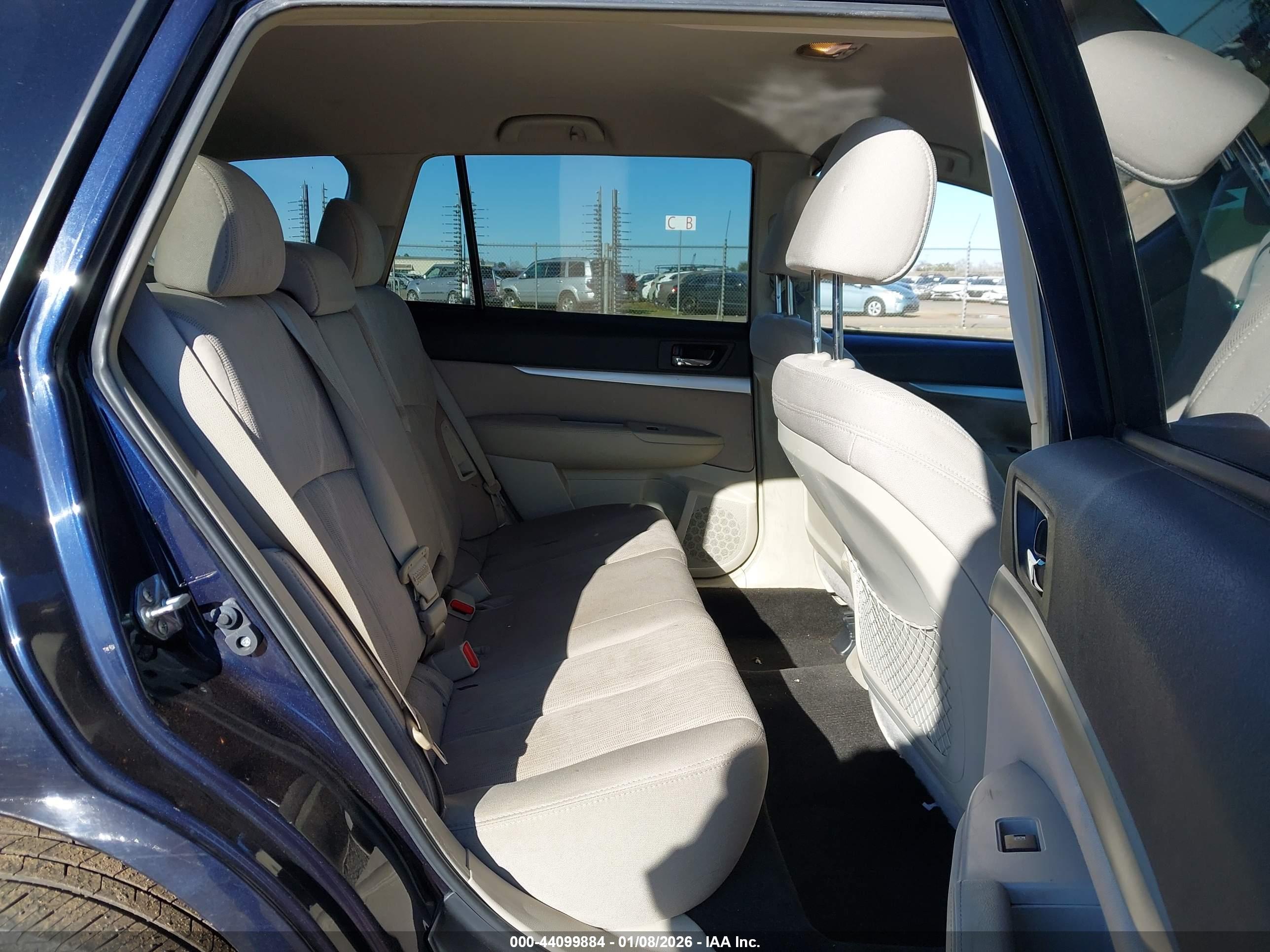 SUBARU OUTBACK image 8