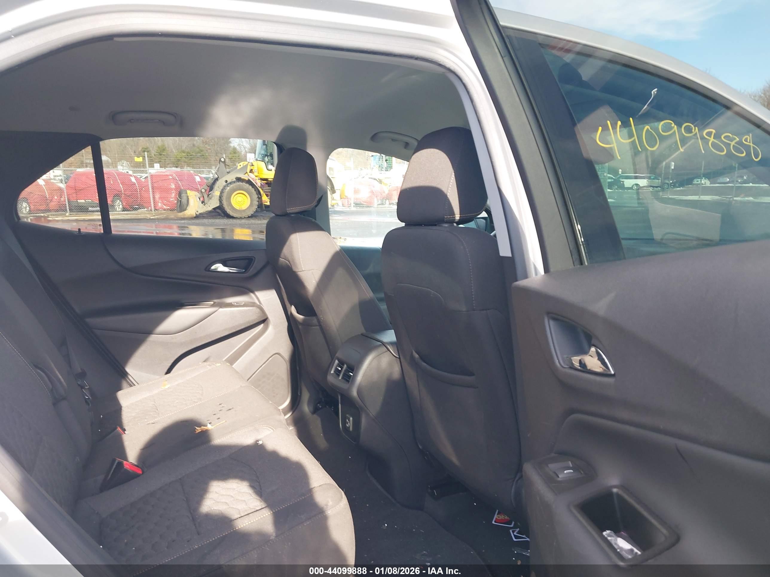 CHEVROLET EQUINOX image 8