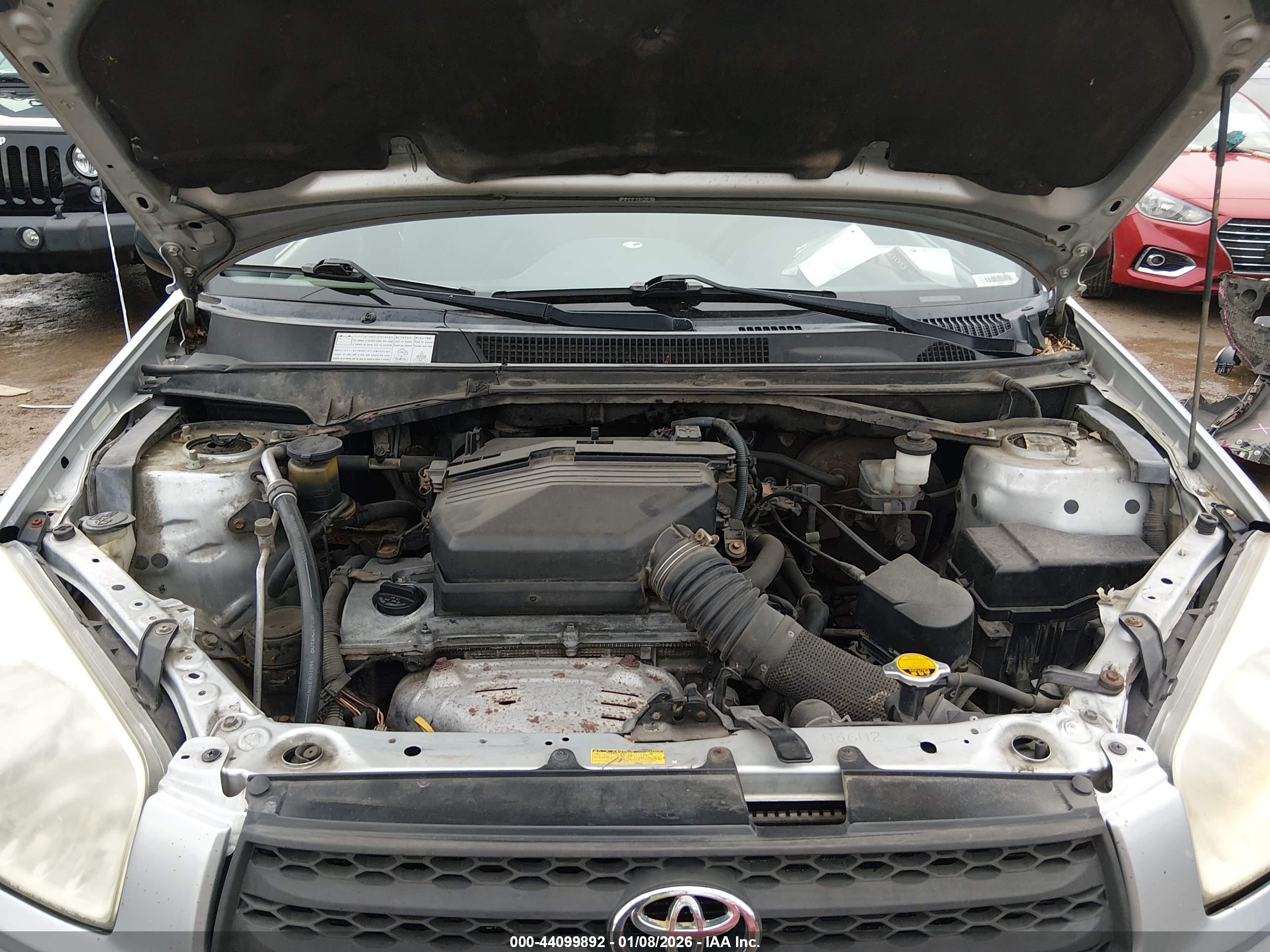 TOYOTA RAV4 image 10