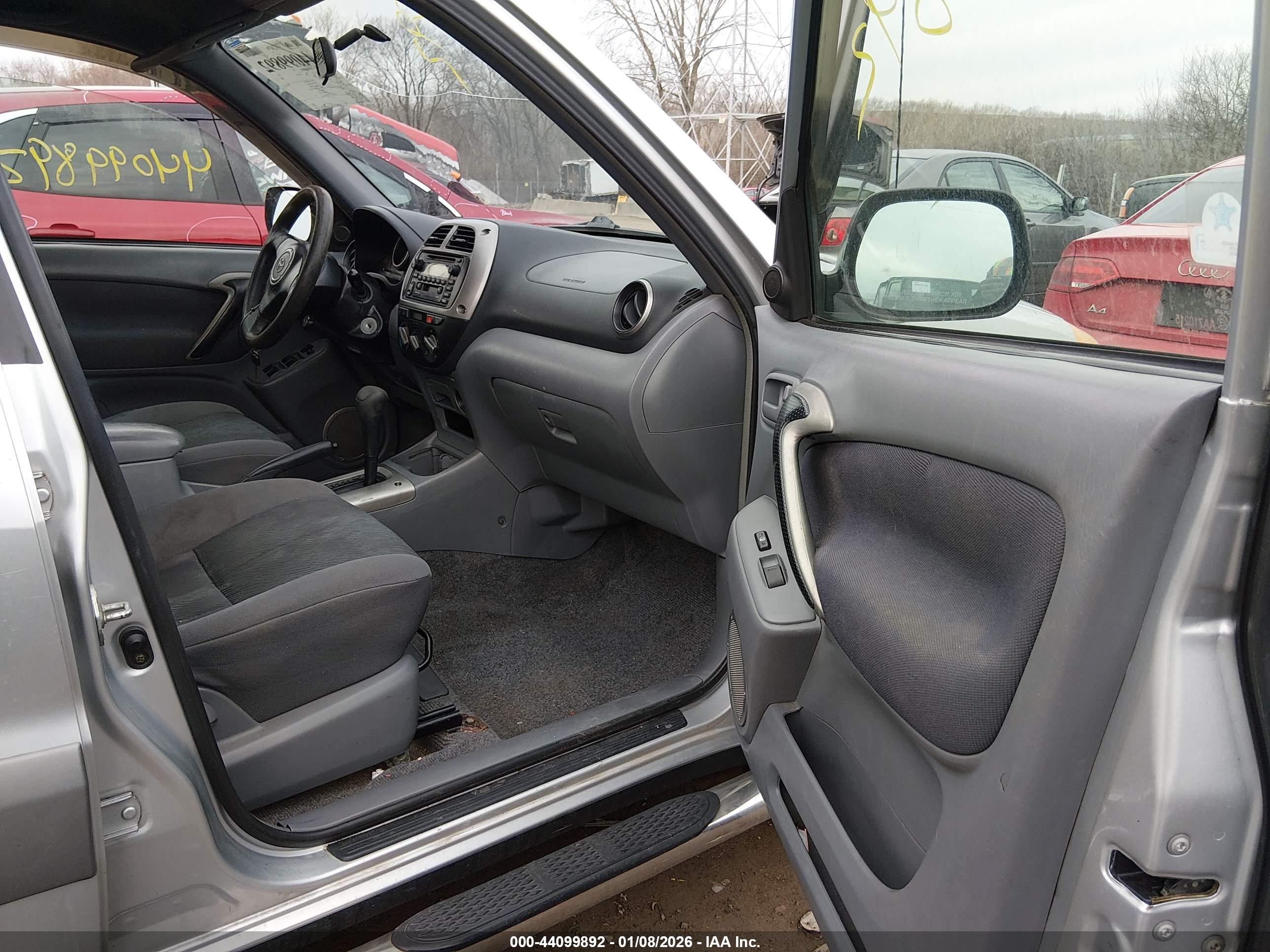 TOYOTA RAV4 image 5